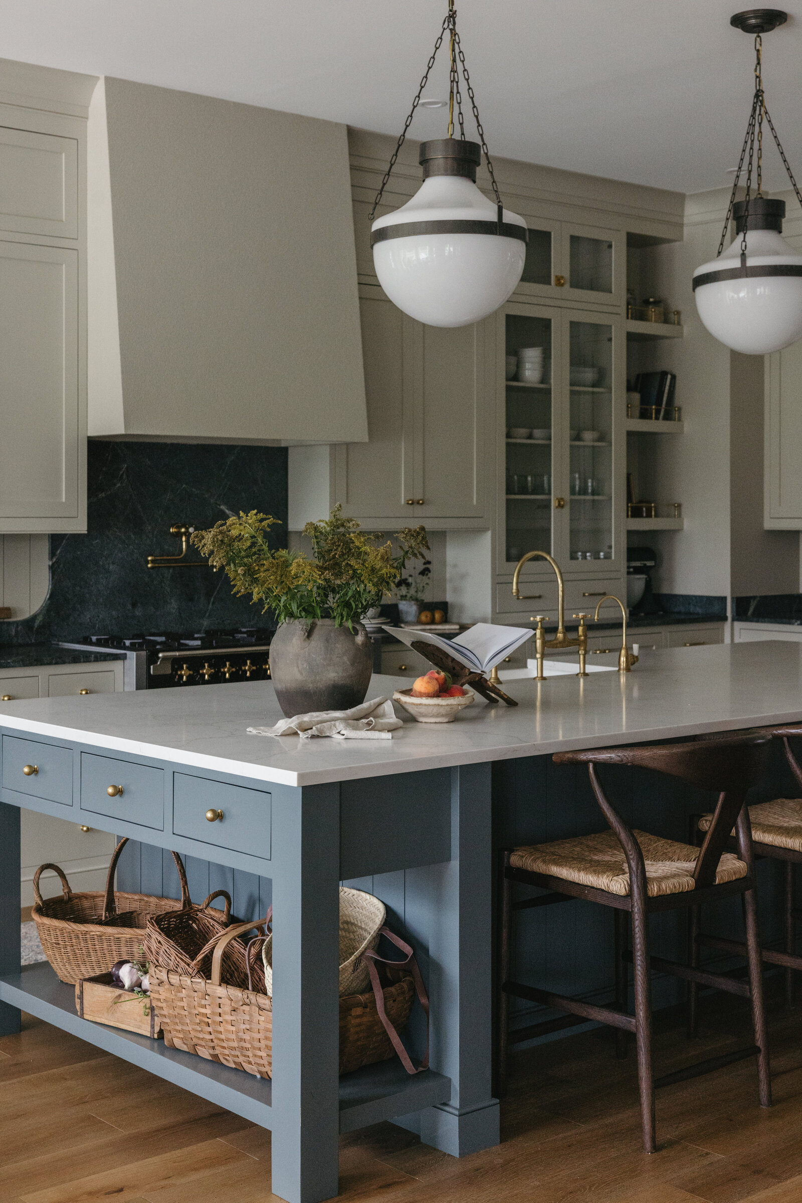 Interior Design Website Designer - Best Web Designer for Interior Designers - Showit Website Templates for Interior Designers - Flodesk Newsletter Templates - Canva Instagram Templates - Coastal Template Co
