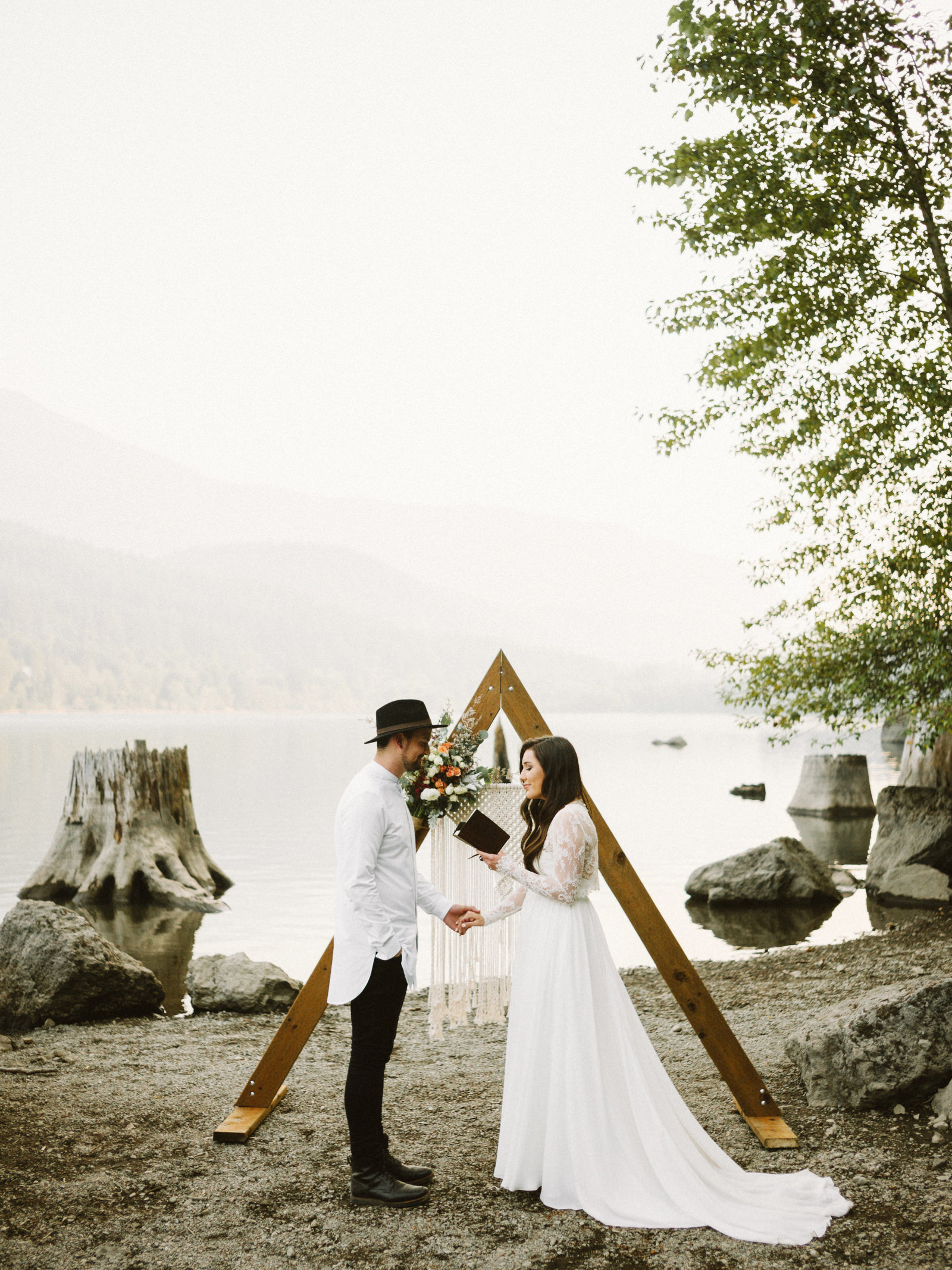 athena-and-camron-seattle-elopement-wedding-benj-haisch-rattlesnake-lake-christian-couple-goals43