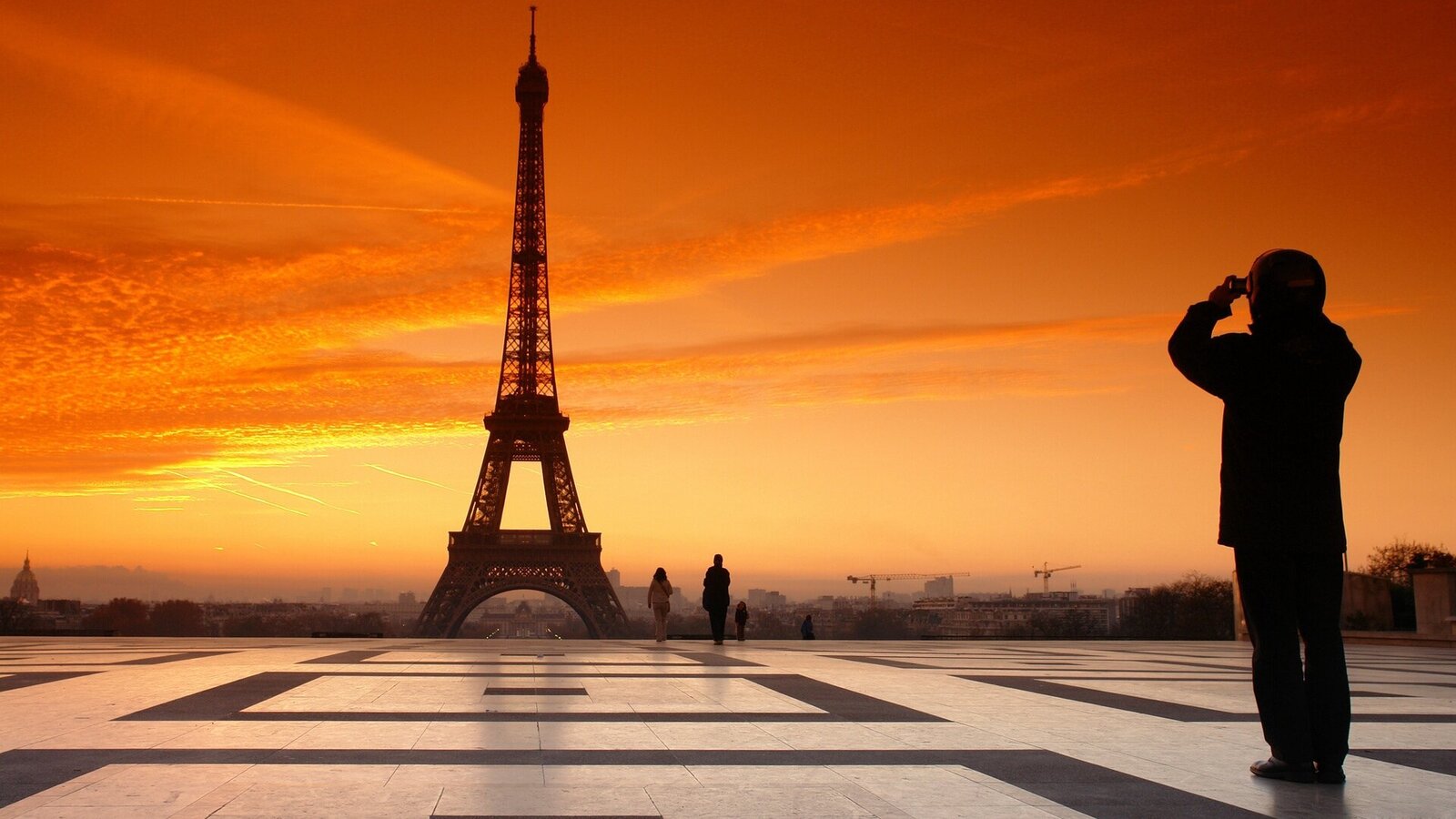 6 viewing the Eiffel tower from Trocadero