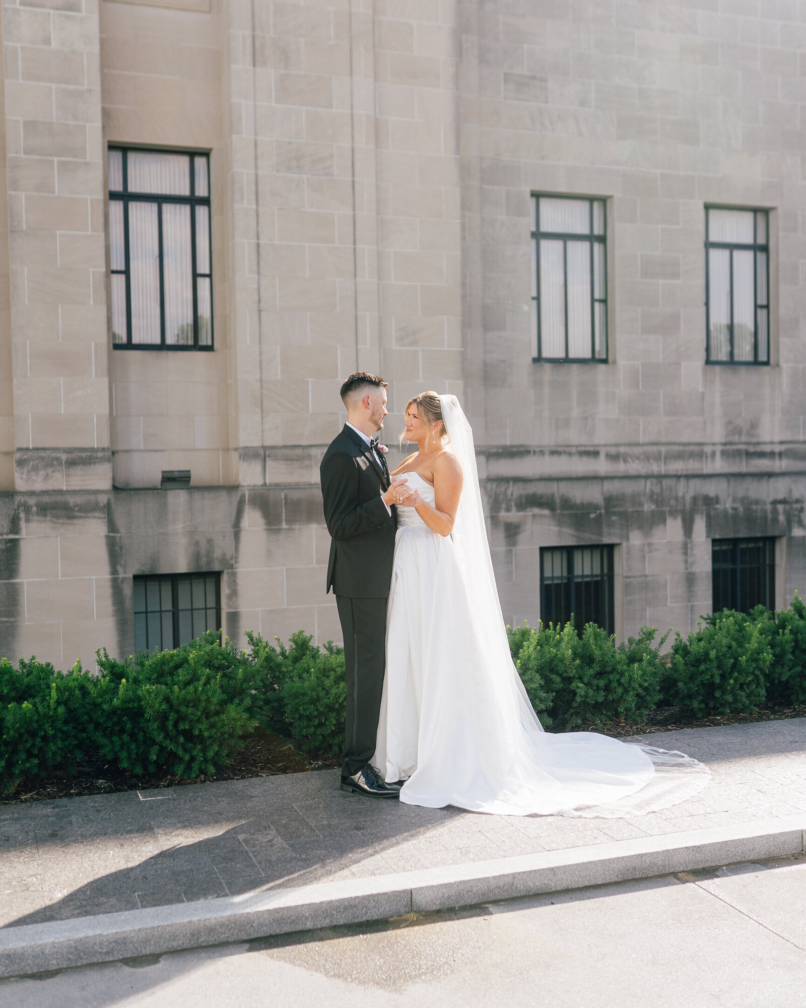 Corby Intercontinental Hotel Kansas City Wedding Plaza-139