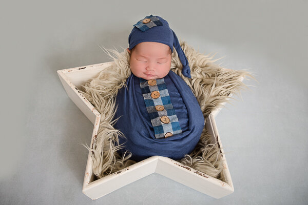 East Brunswick NJ Newborn Photographer baby in star shape wooden box