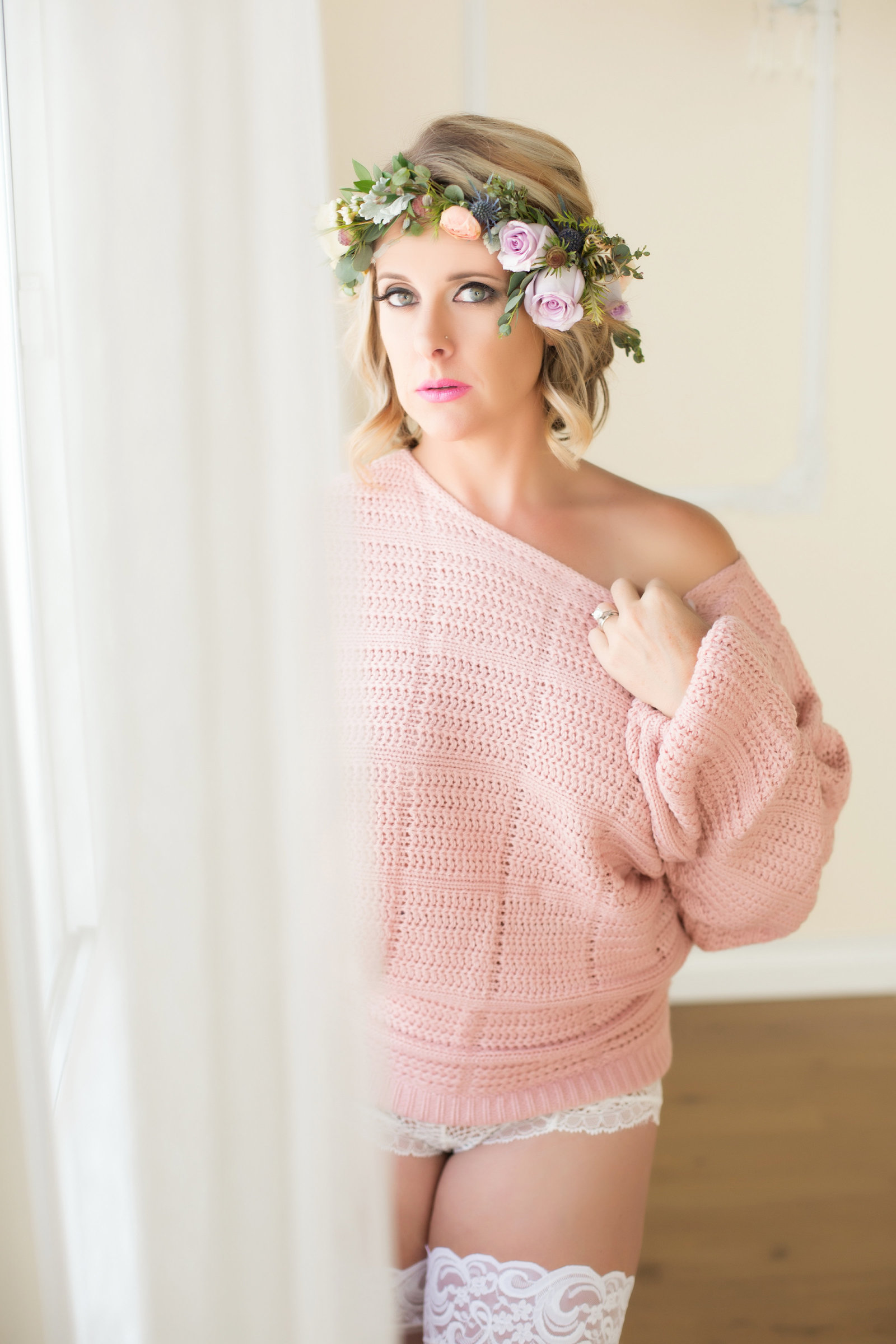pink sweater lacey garter, az boudoir photography