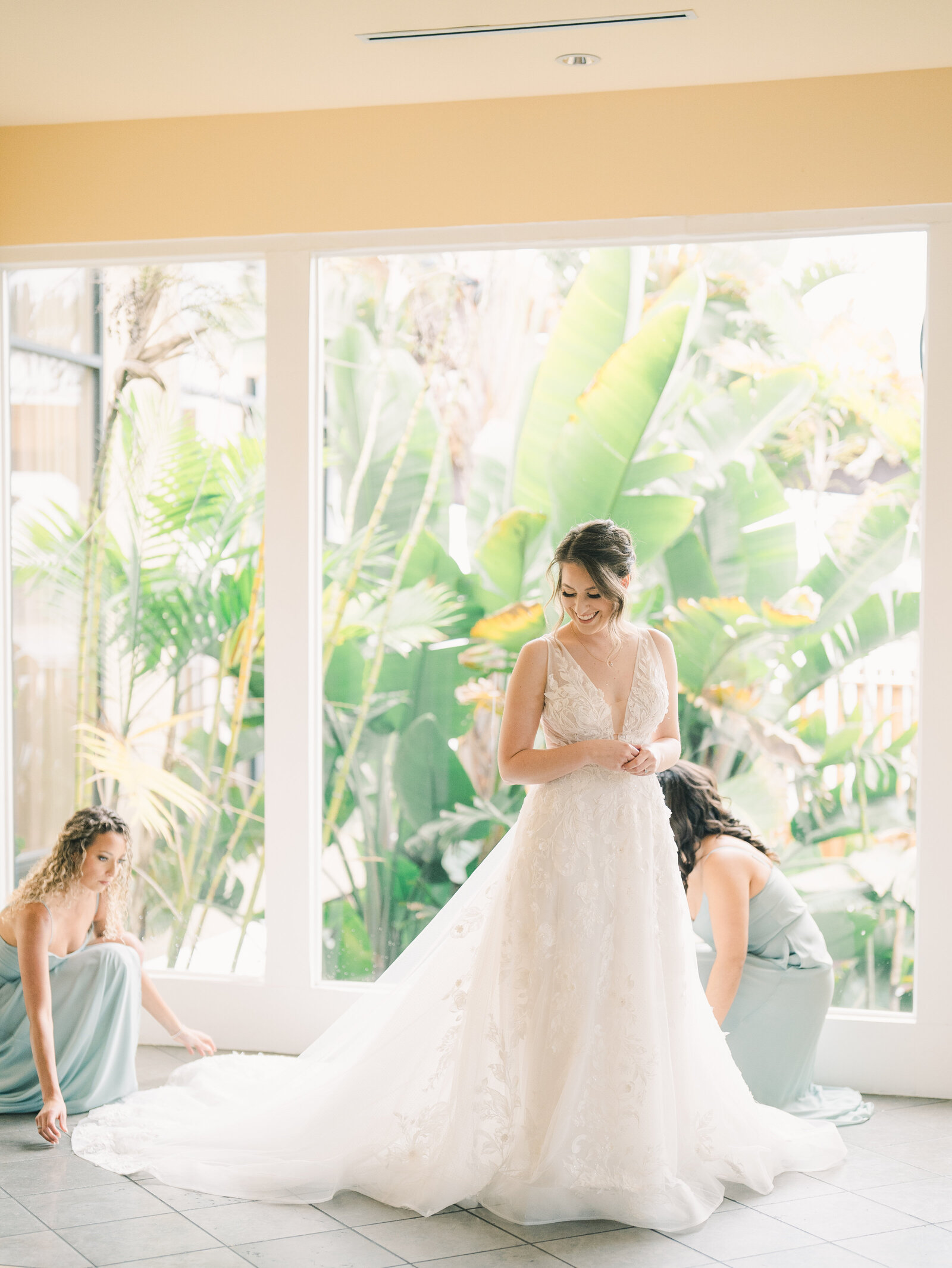 imanleeevents-paradisepointwedding-sandiegoweddingplannerGettingReady(71)