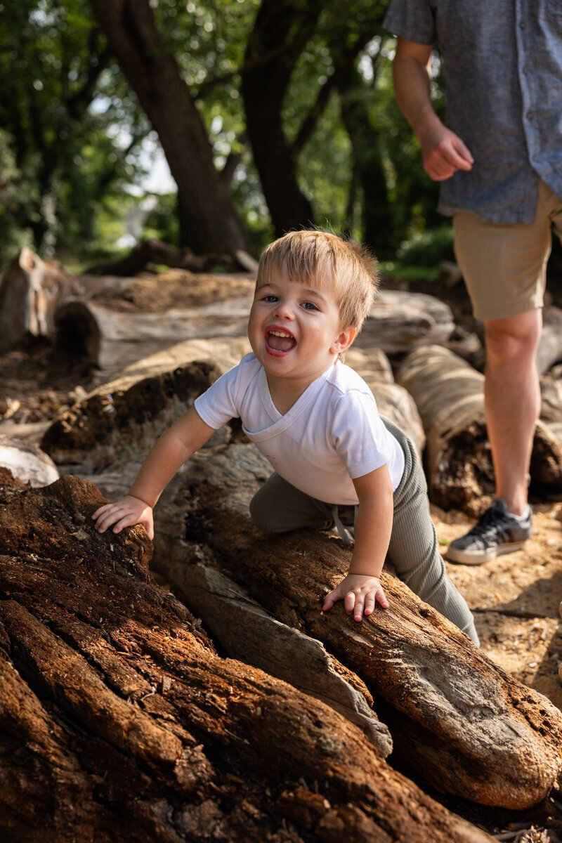 LightCreative_202409_HaleyMichael_SpringCandidPhotoSession_RaleighDocumentaryFamilyPhotographer_011_blog