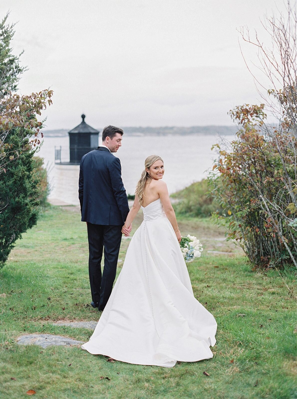 leila-james-events-newport-rhode-island-luxury-wedding-planner-castle-hill-inn-venue-emily-march-payne-wedding-photographer-VaughanWedding_0674 copy 2