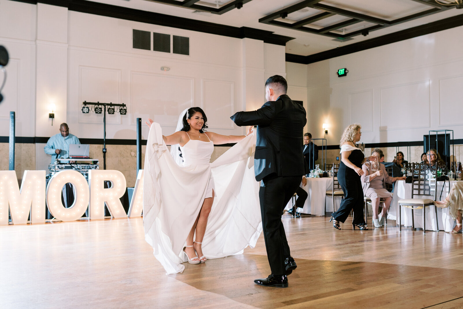 Latino Couple share their first dance at The Dalmore