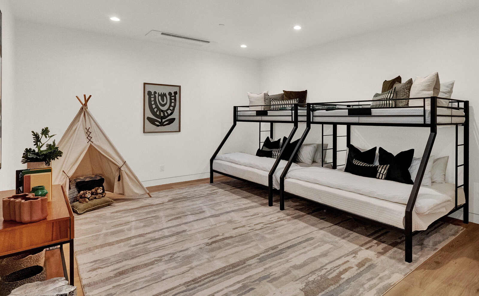 Midway-Interior-Designer-Chalet-and-Co-kids-bedroom-bunk-beds