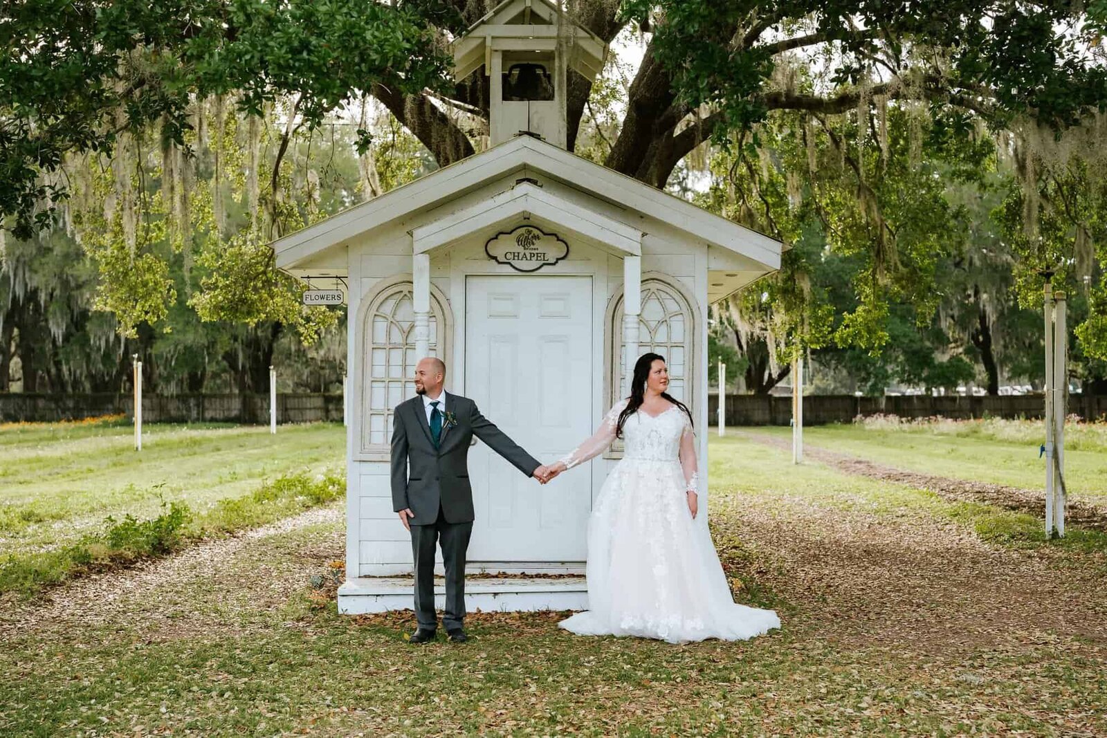 ever-after-farms-flower-barn-wedding-venue-lakeland-wedding-photographers - Lakeland Eddding Photographer - Visual Arts Wedding Photography-13_1