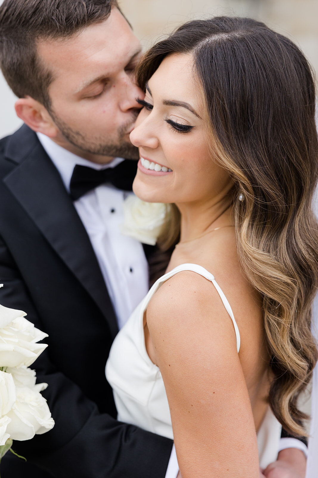 bride and groom at the country club in pepper pike