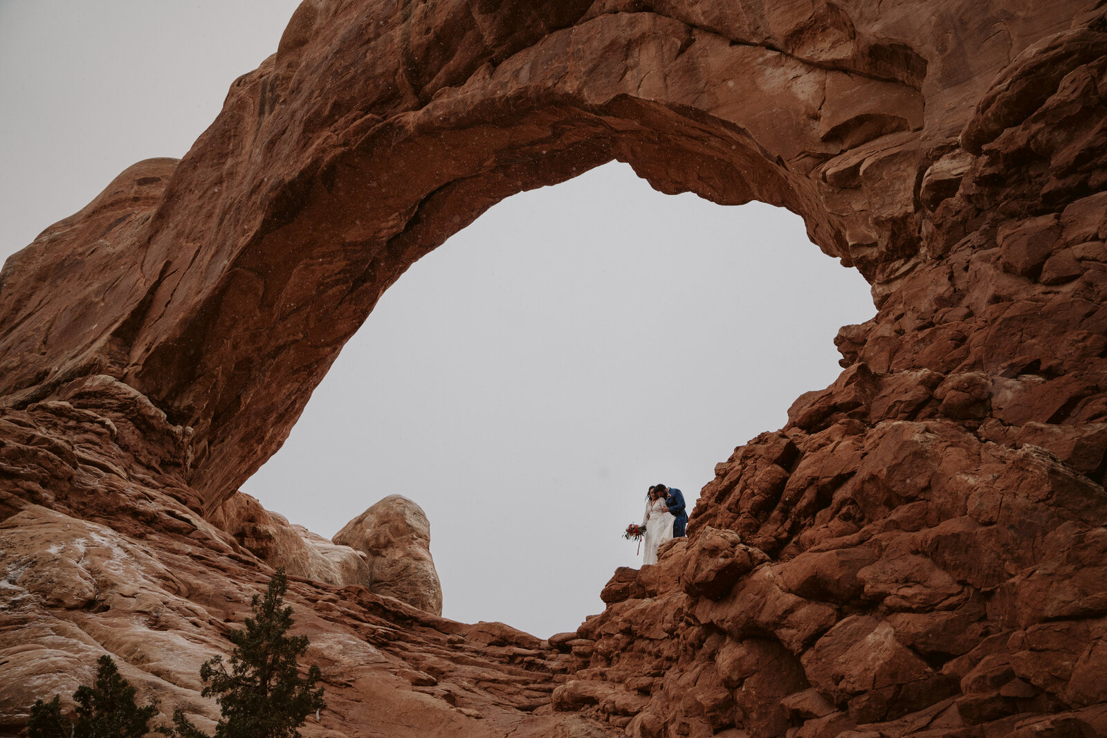 moab-elopement-couple-3
