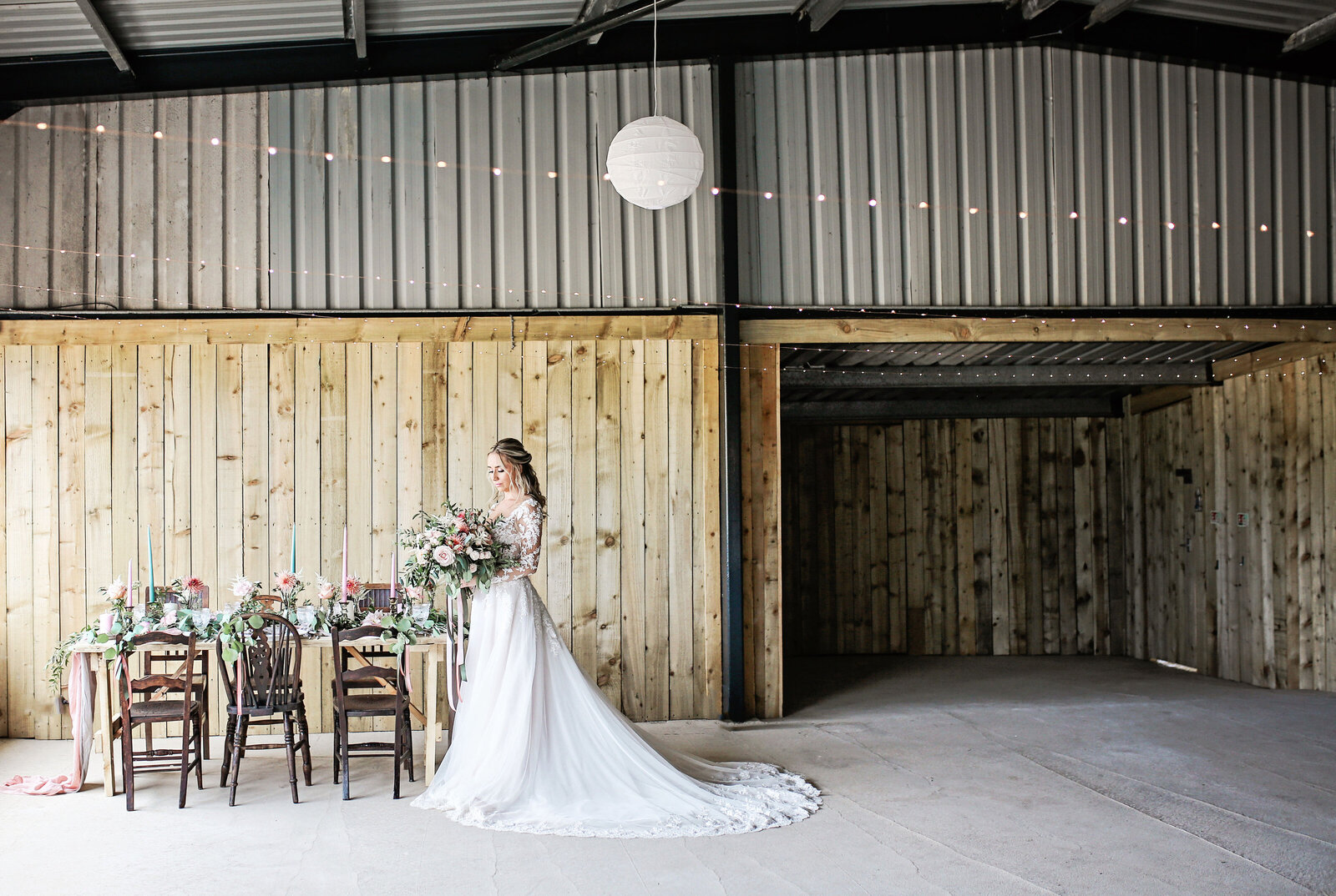 barn-wedding-bride