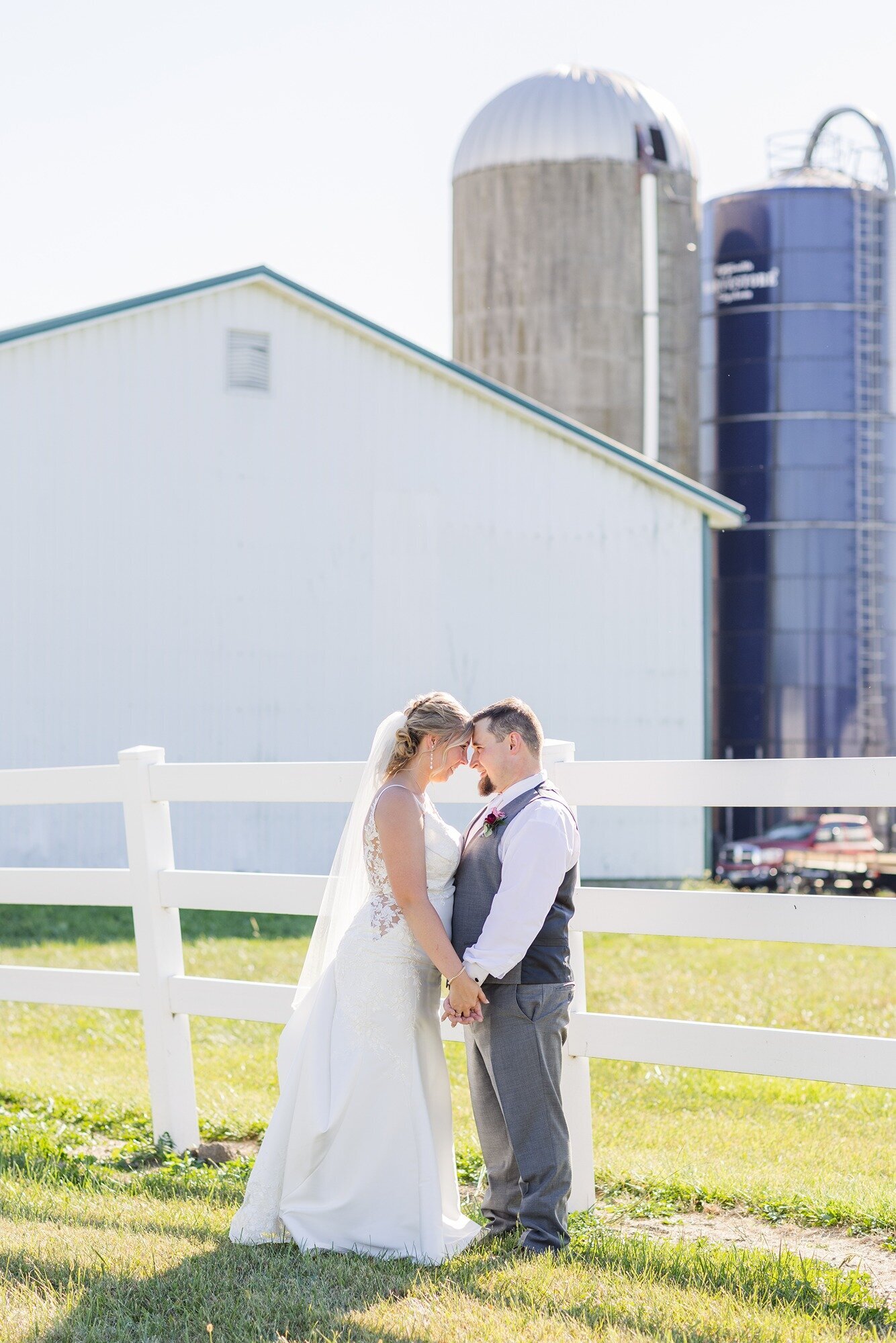 lund-bride-and-groom-ohio-farm-2