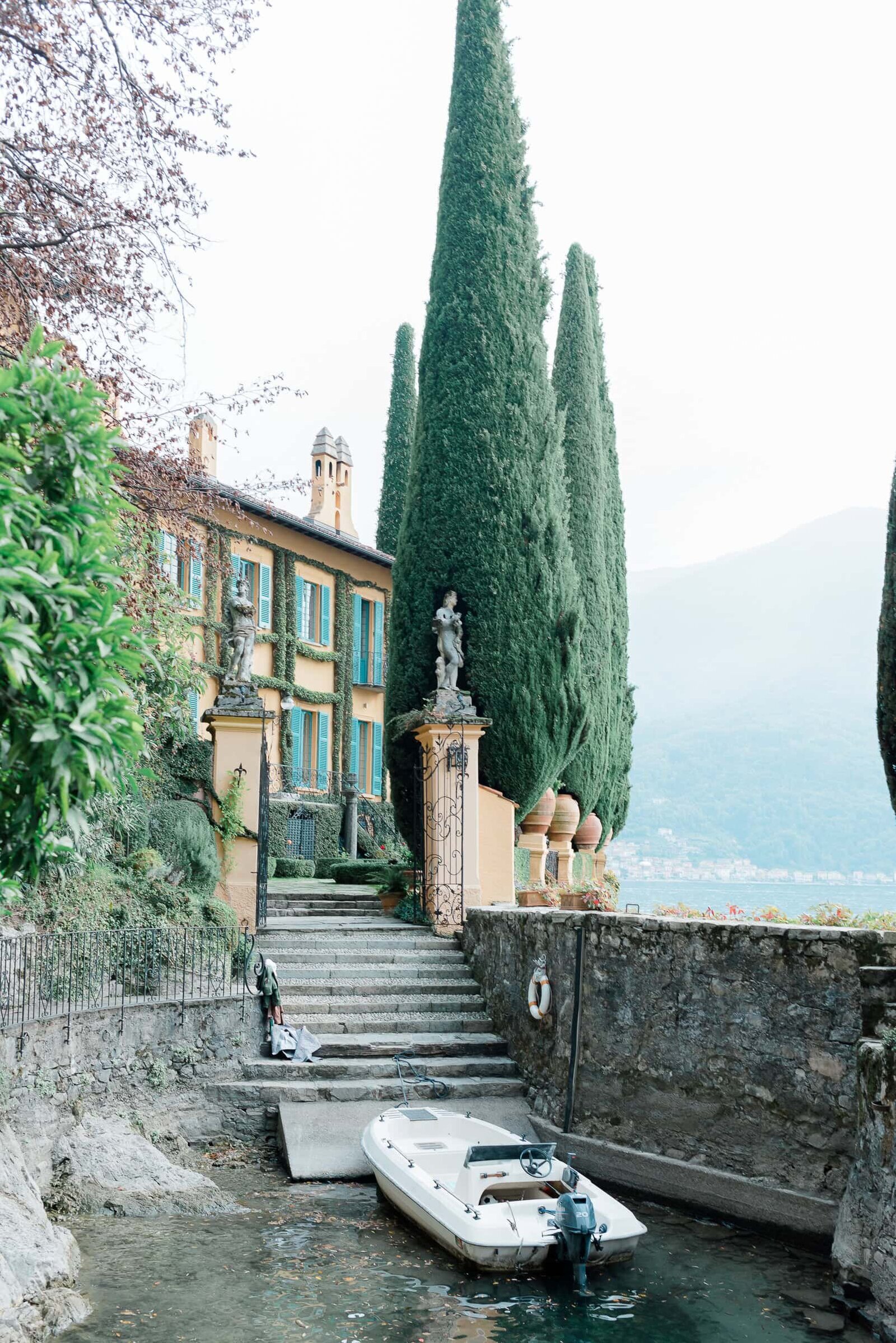 Destination Wedding Photographer Anna Lundgren in Stockholm Wedding in Lake Como Villa La Cassinella elopement_023