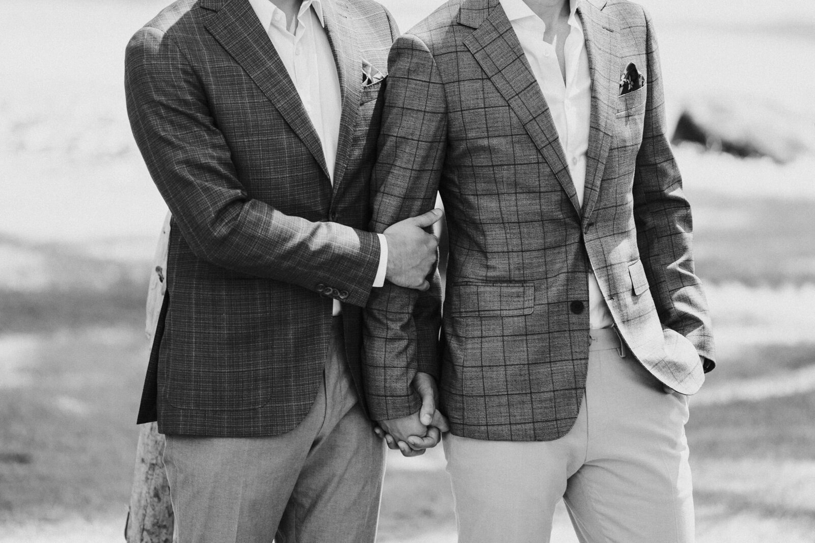 grooms-gay-wedding-olowalu-maui-042