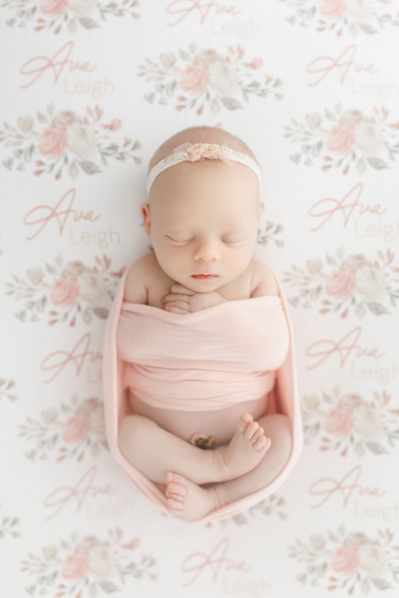 Ava-Leigh-Newborn-Session-0865-grand-forks-photographer