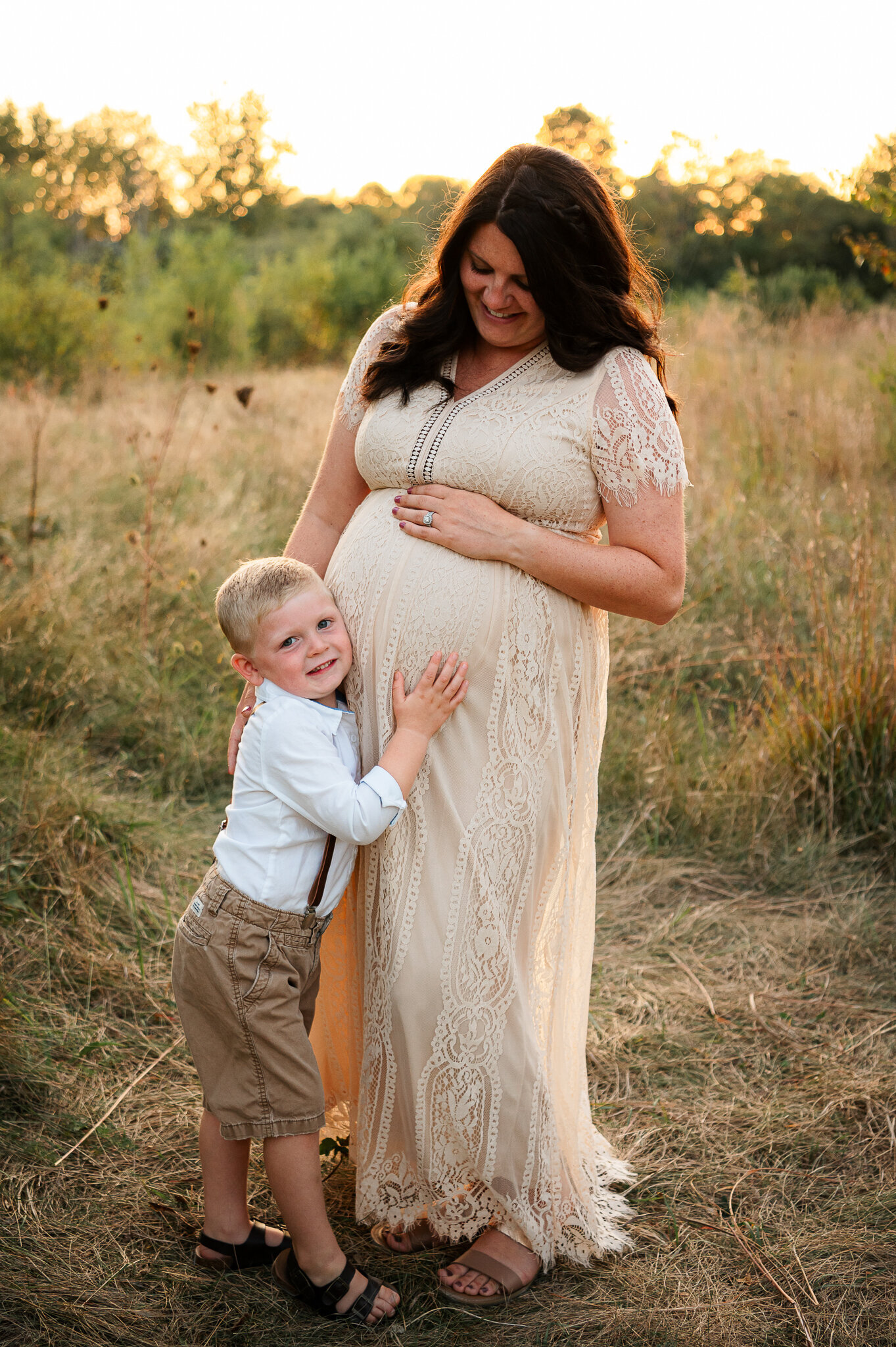 Outdoor family maternity session
