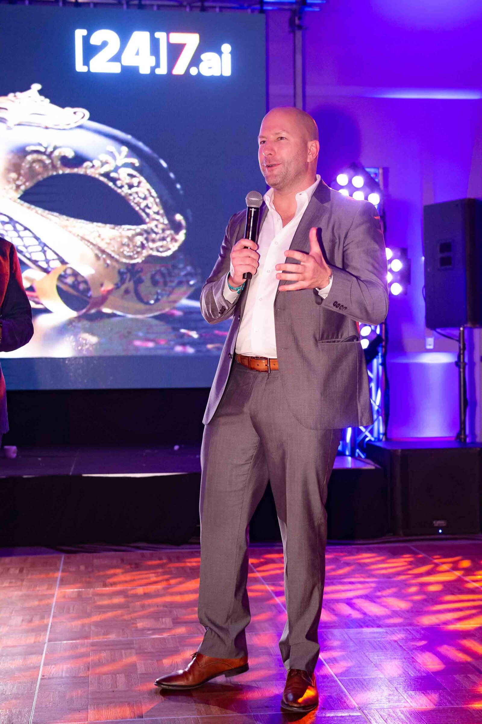 Holiday party, man-making speech.-