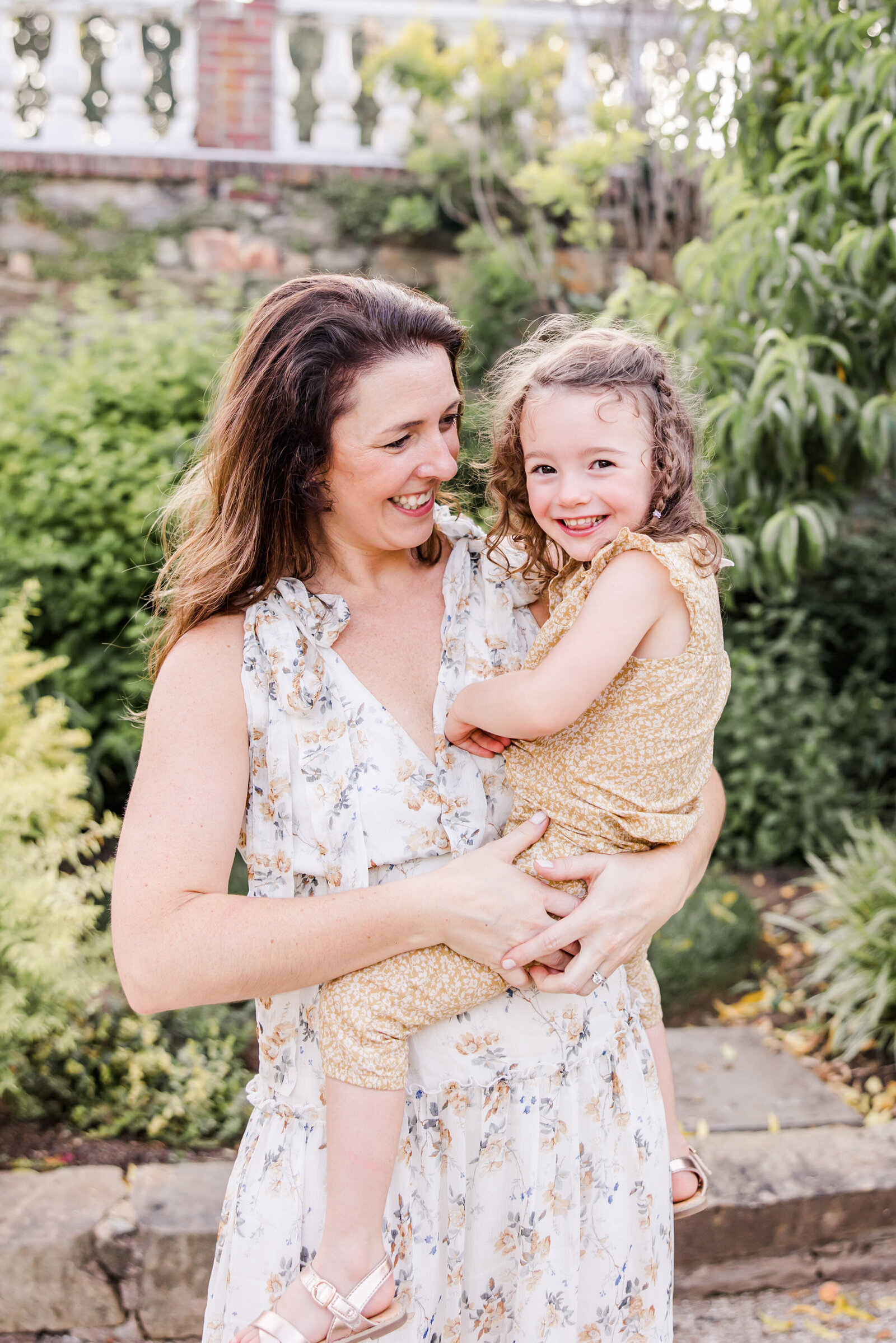 28Oatlands_House_and_Gardens_Family_Portrait_Session_Marsteller39