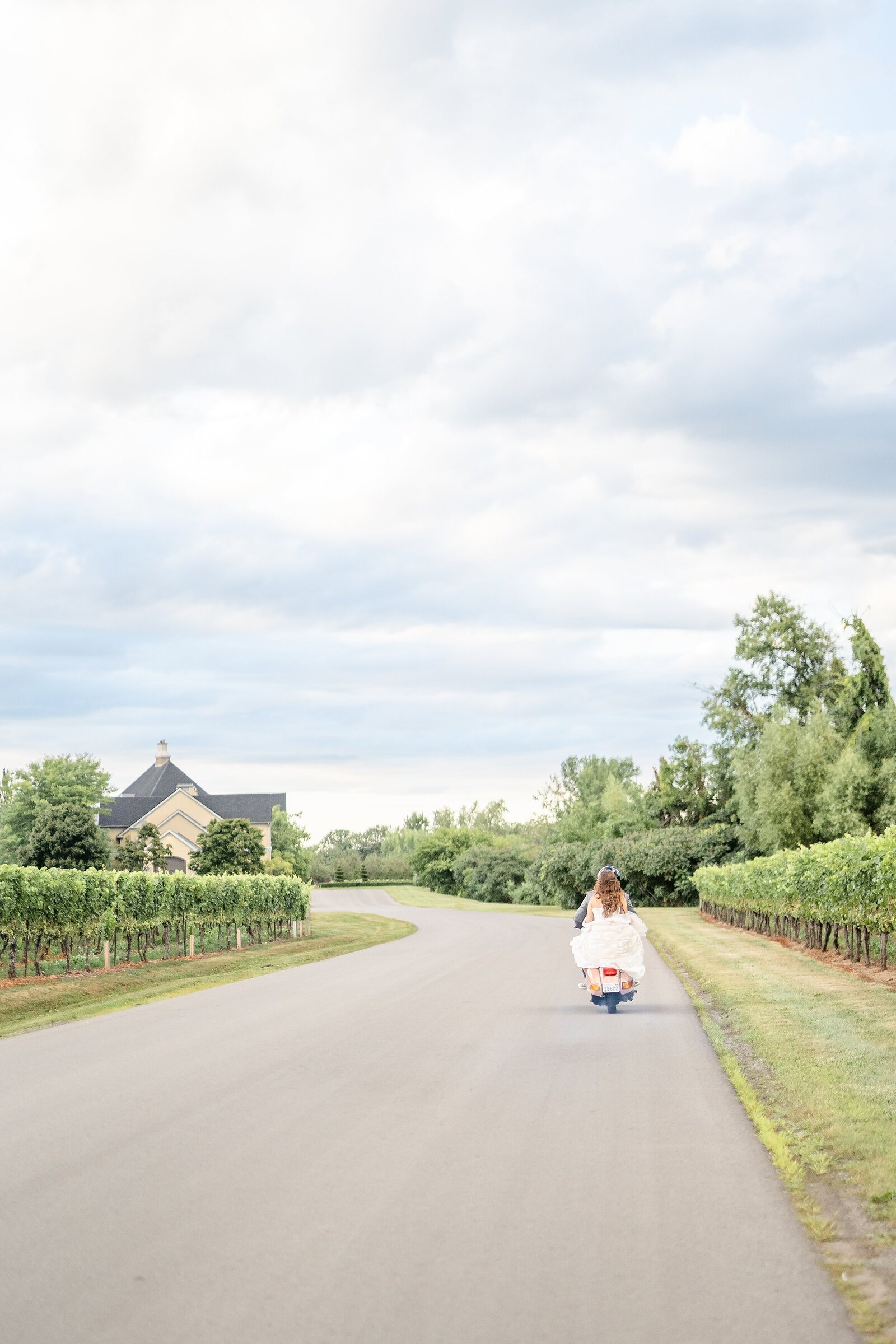 Kurtz Orchard Amalfi Coast Inspired Wedding | Dylan & Sandra Photography -98