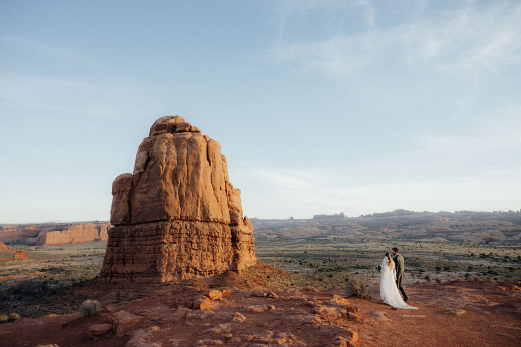 Stunning Utah elopement photography featuring adventure-loving couples