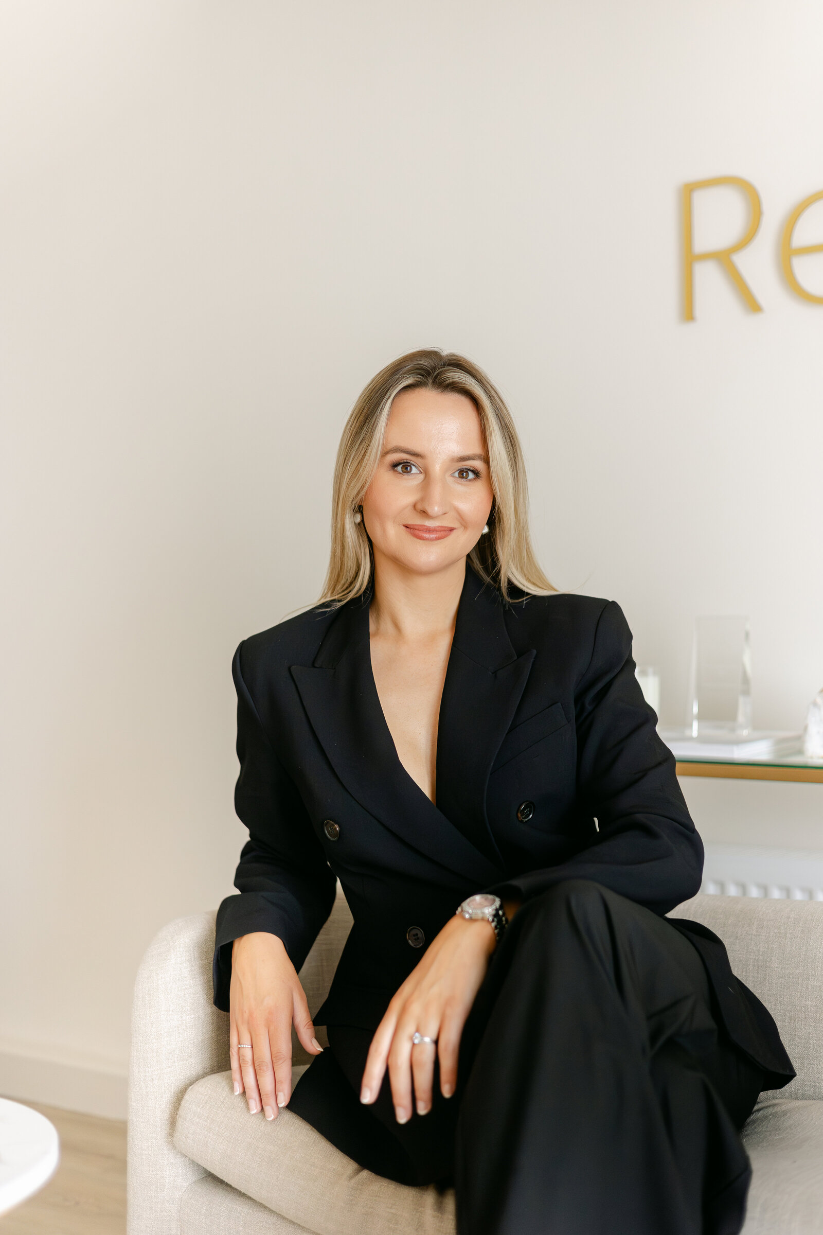 Renave-Clinic-Dr-Bethany-Oct-24-brand-shoot-stories-by-chloe-brand-photography-uk-12