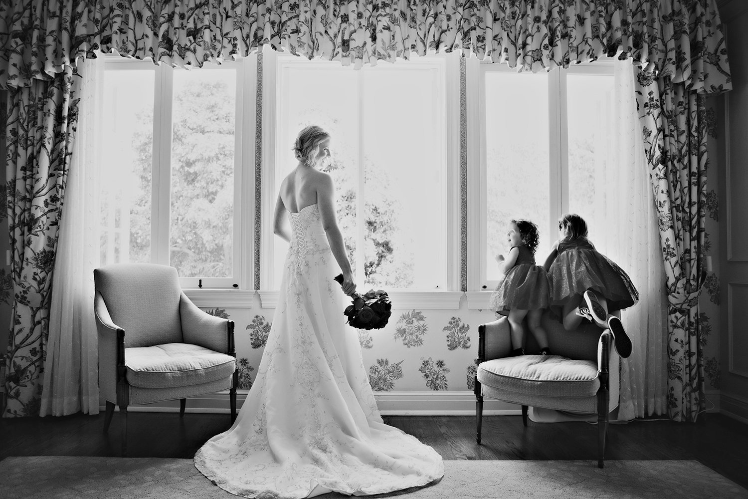 Darlington House wedding photos bride with flowers girls