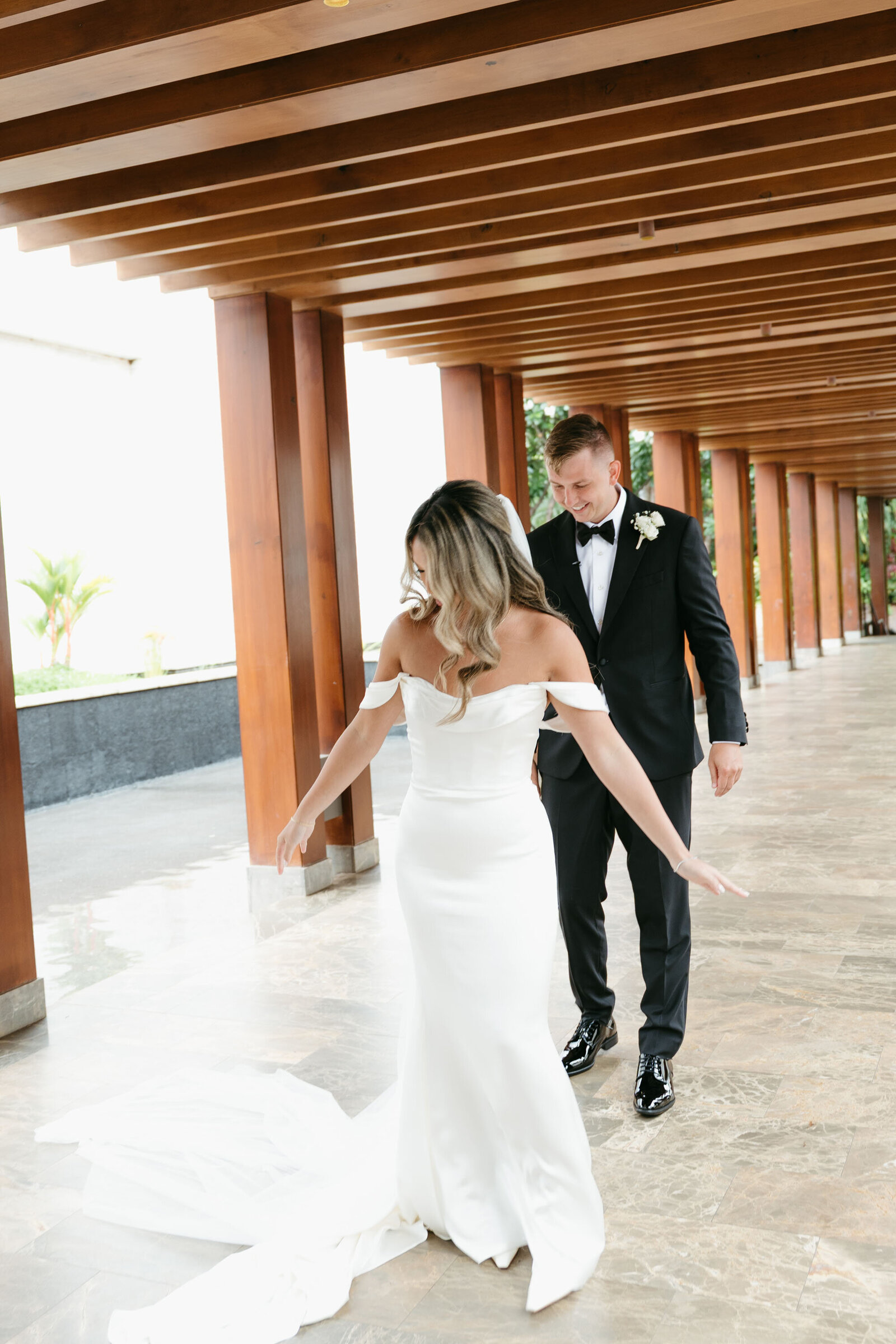 Kayli & Robbie first look at Andaz Maui Wailea wedding