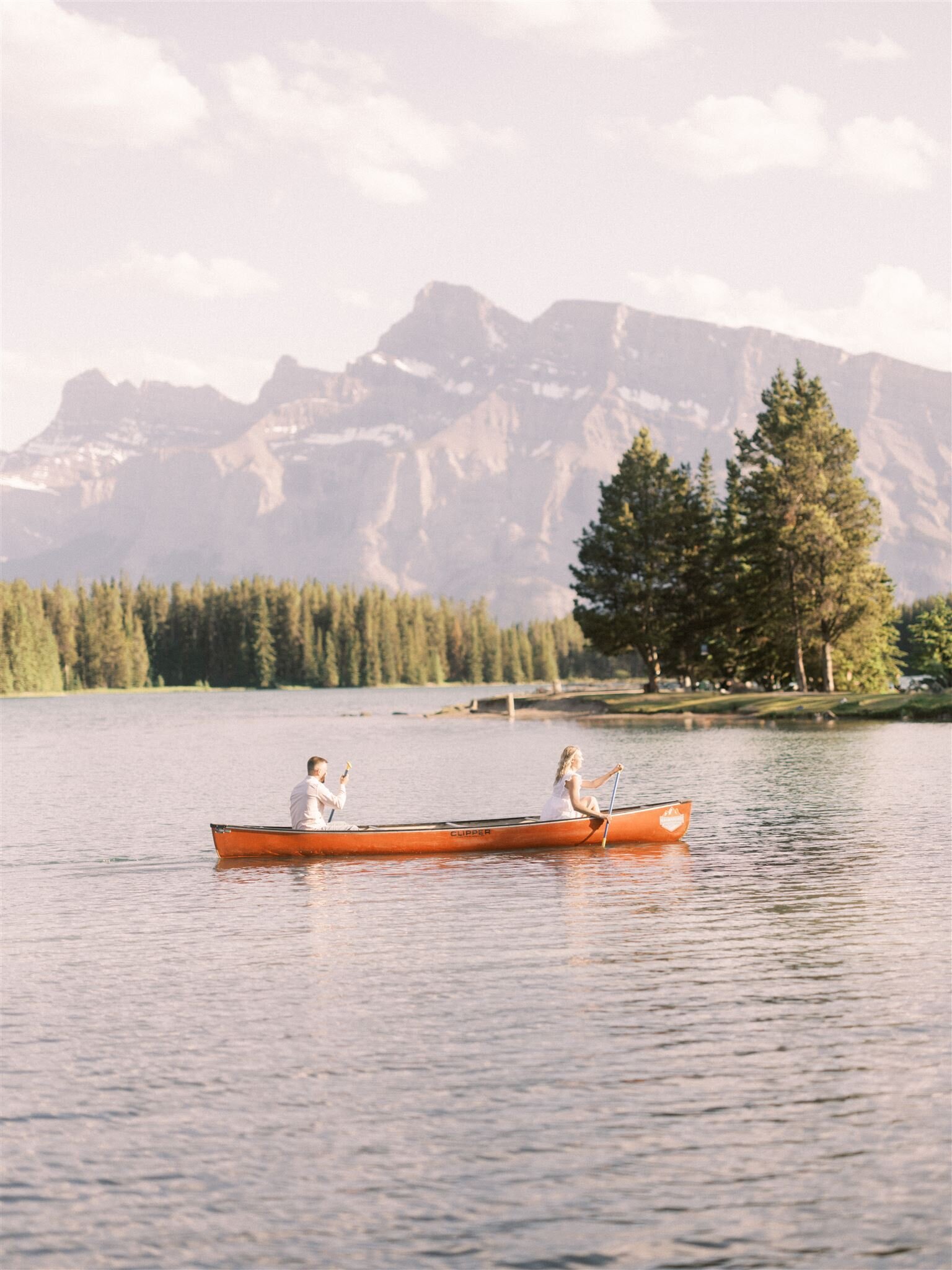 calgary-wedding-photographers-nicole-sarah-two-jack-lake-engagement-MJ-27_websize