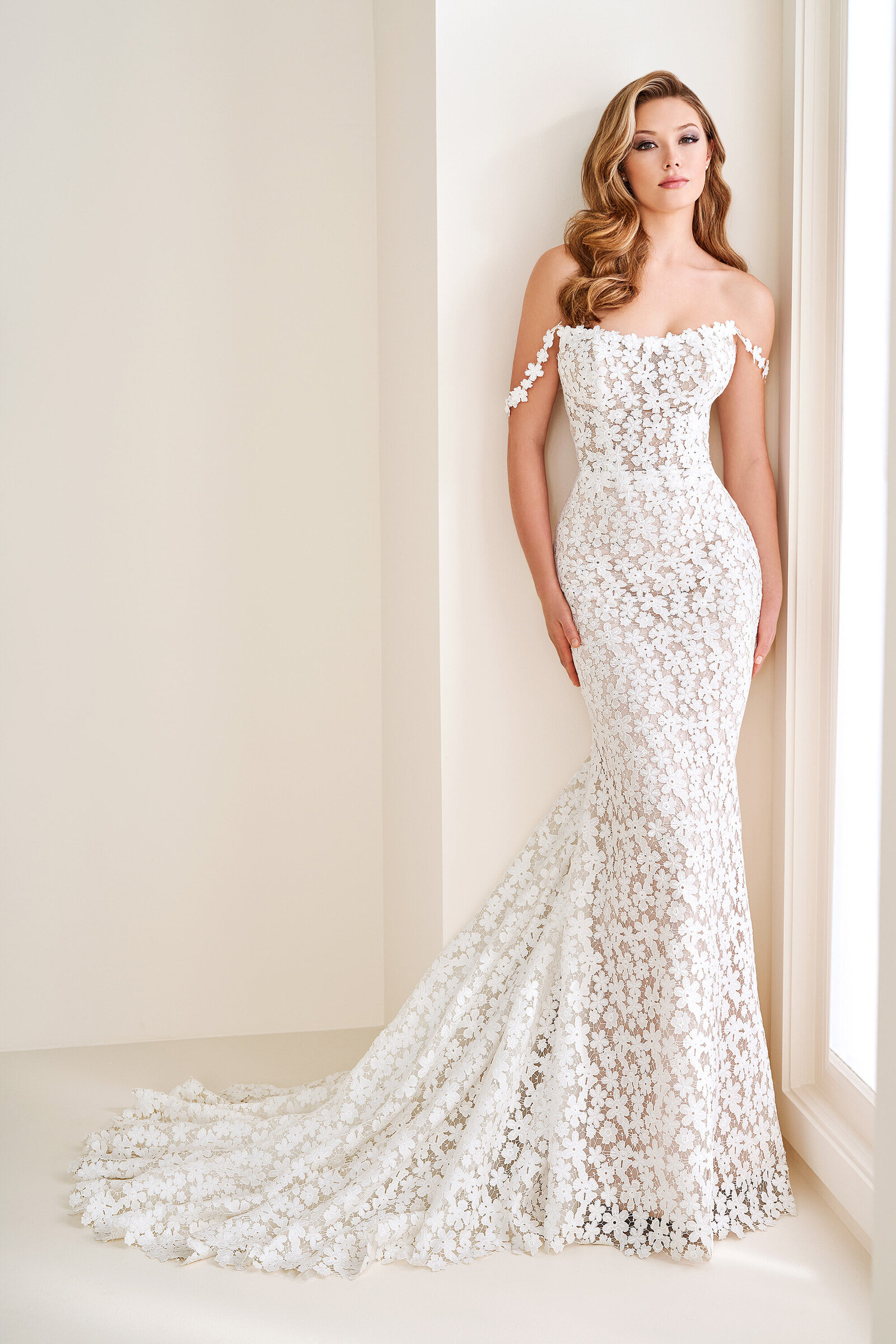 E1008-diamond-white-blush-a