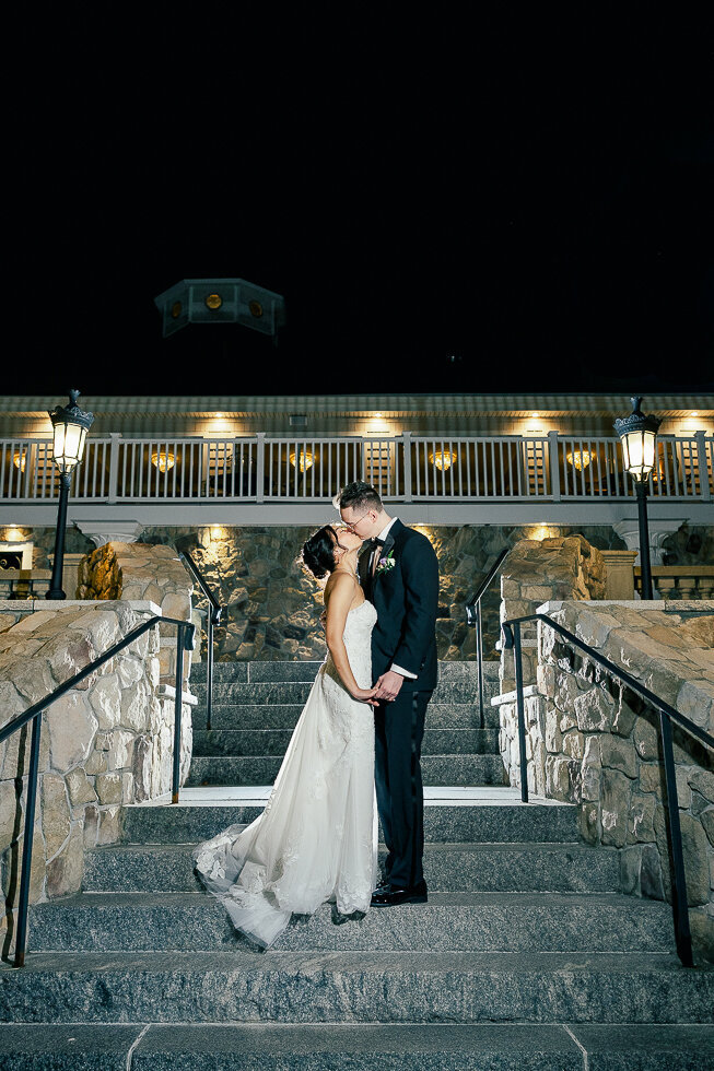 Grand-View-winter-wedding-Kelly-Pomeroy-Photography-Anh-Vy-Jacob-sneaks-36