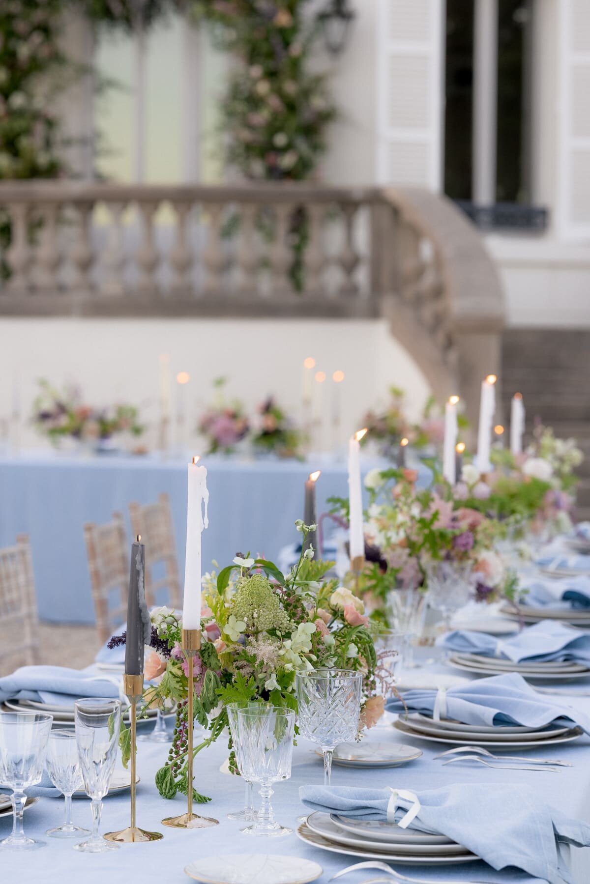 outdoor-wedding-meal-domaine-roncemay4
