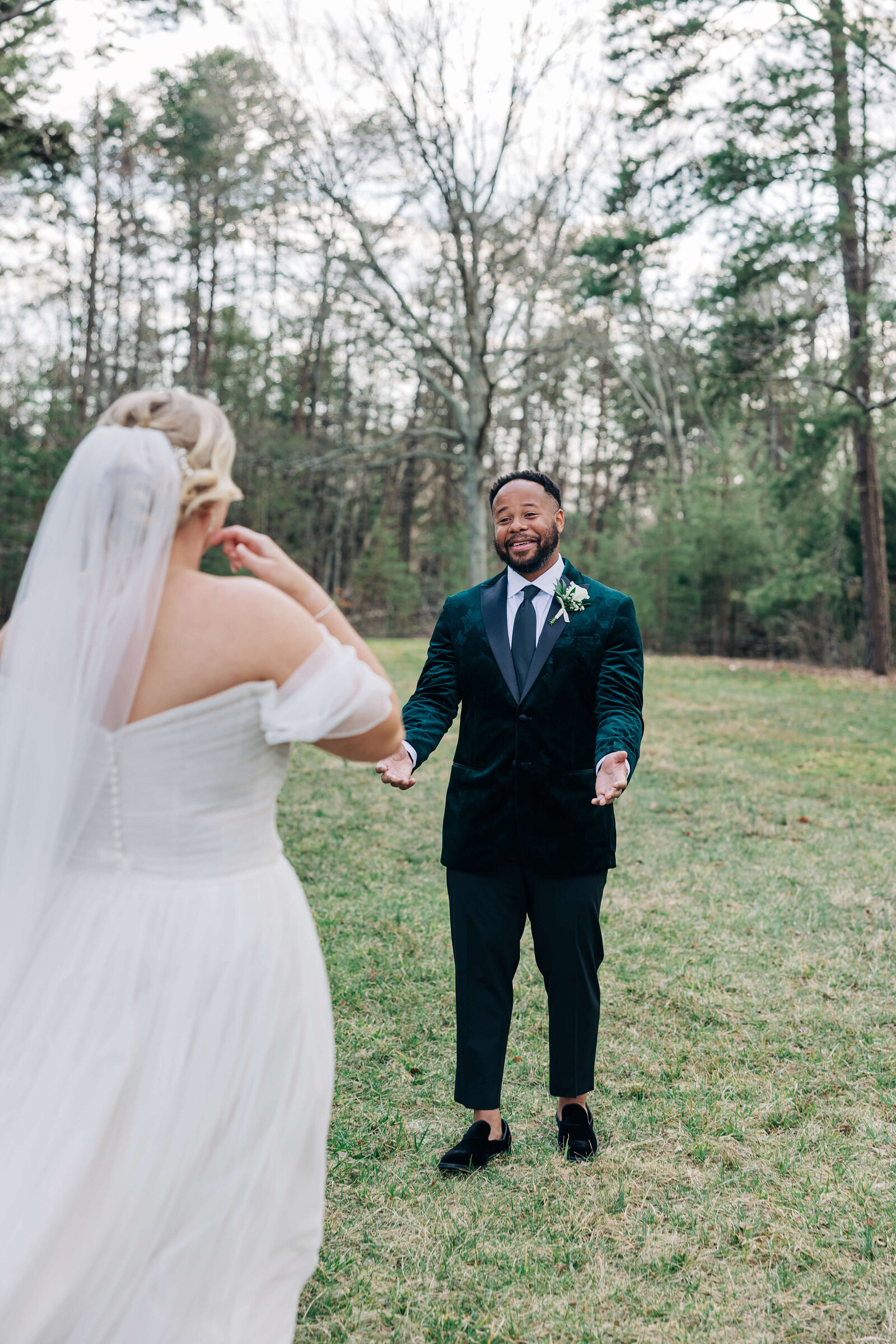 Groom-reaction-The-Ivory-Barn