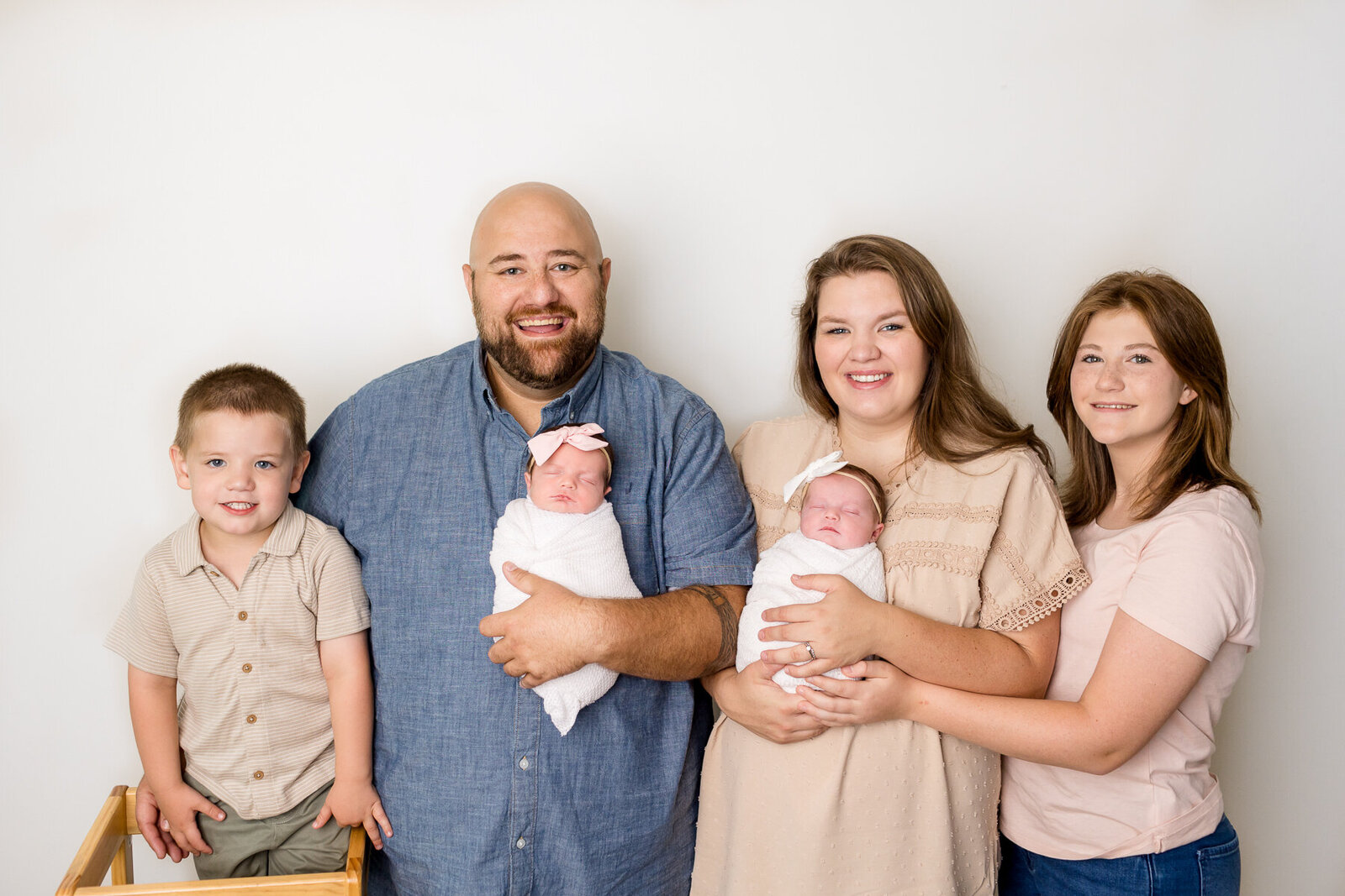 in-home-newborn-photography-session-twin-baby-girls-Georgetown-KY-photographer-5