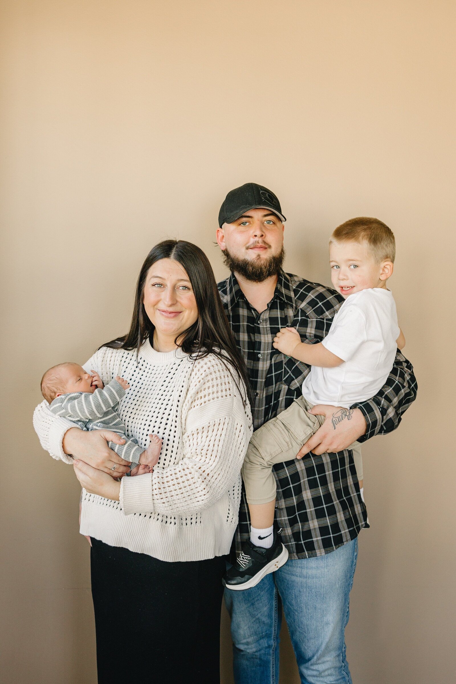NEWBORN FAMILY REGIE ANN WITH KYLEE ANN STUDIOS0028