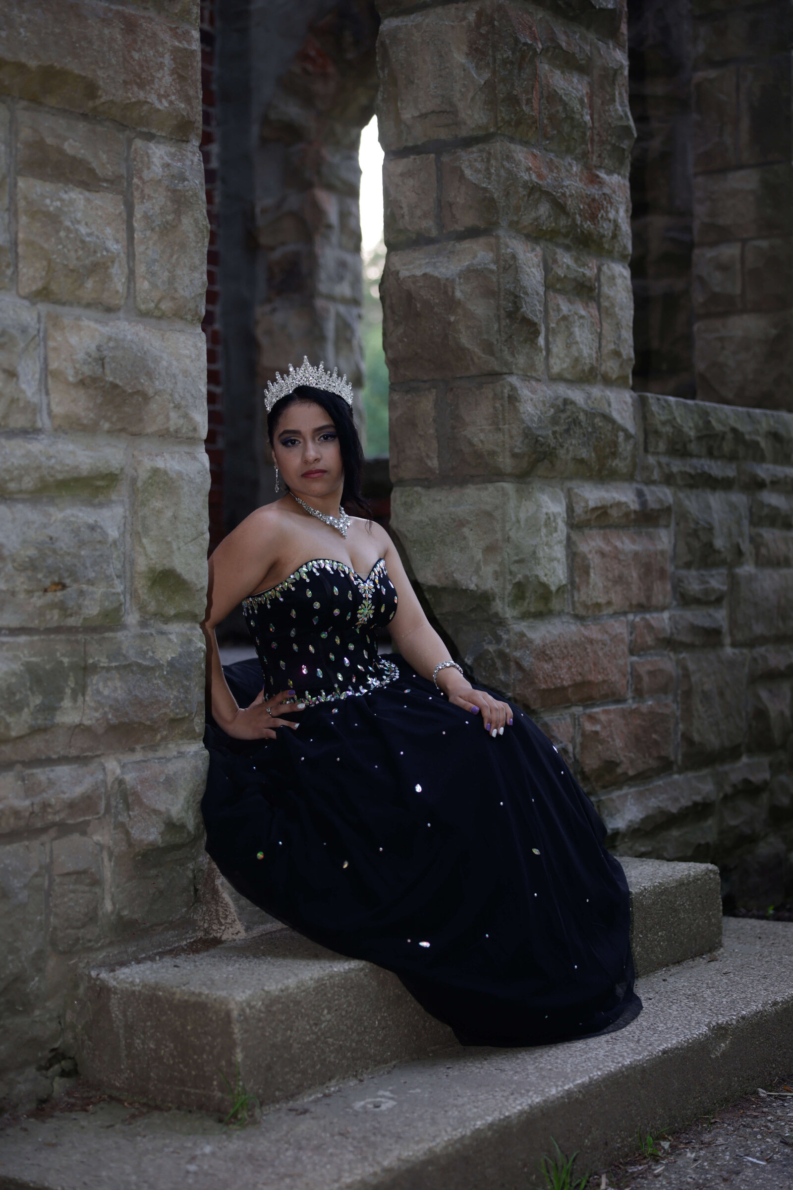 Quinceanera-Black-Dress_Jeffrey-Mansion_Columbus-Ohio-Photographer.jpg