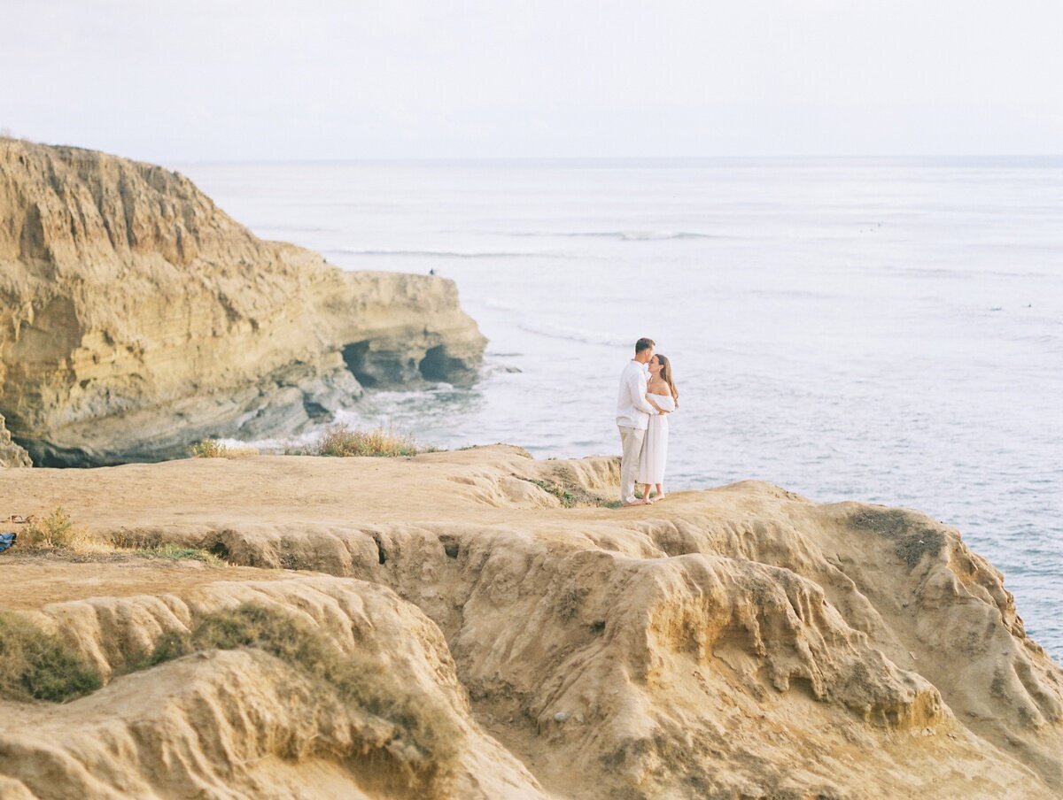 Sunset-Cliffs-Engagement-Photos-Proposal-Idea-In-San-Diego_0001