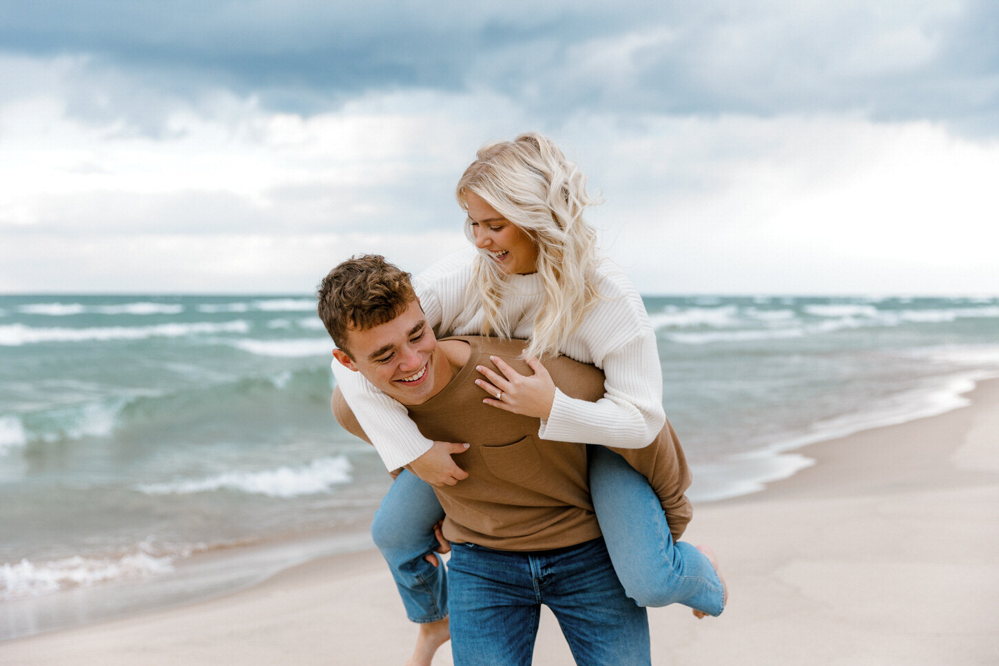 Lake-Michigan-Engagement-Photos-11