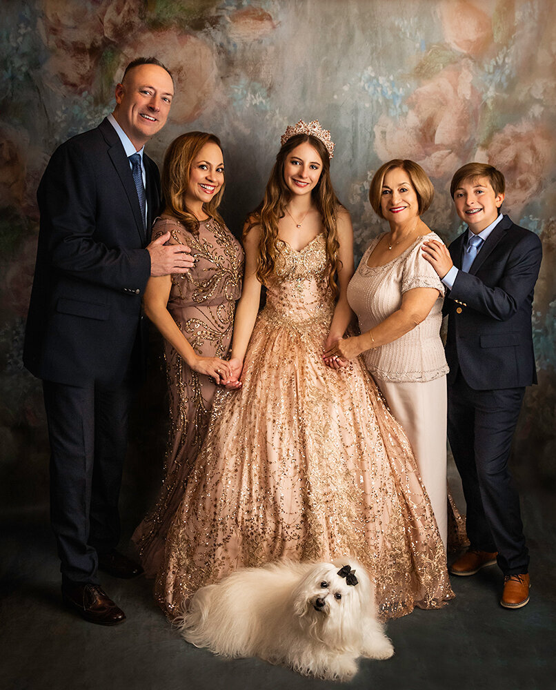 studio-family-portrait-classy-professinonal-photographer-floral-mom-dad-abuela-teenager-boy-girl-elegant