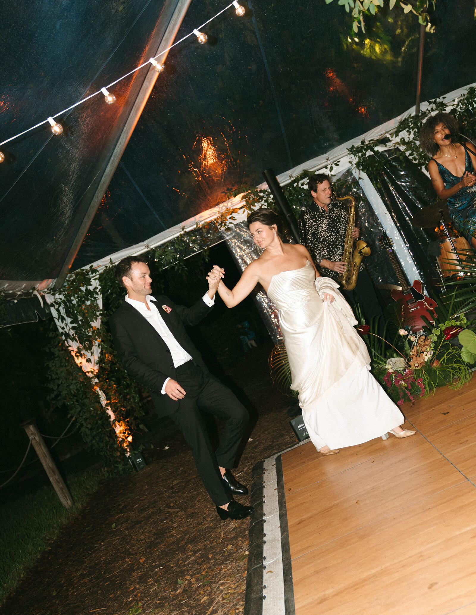 month of planner, weather back up, wedding vendors