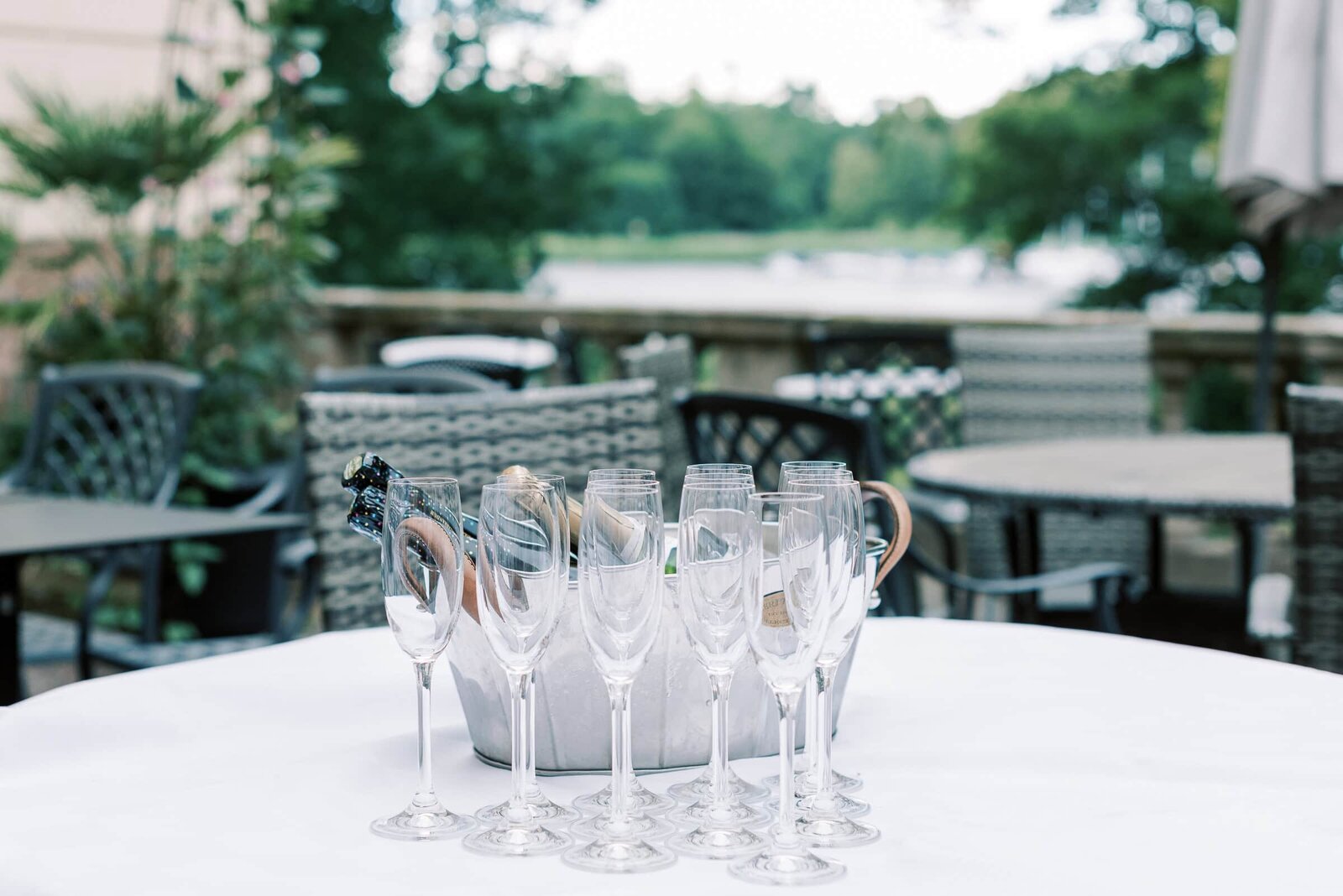 Destination Wedding Photographer Anna Lundgren in Stockholm Wedding at Nasby Slott in Stockholm Sweden_034