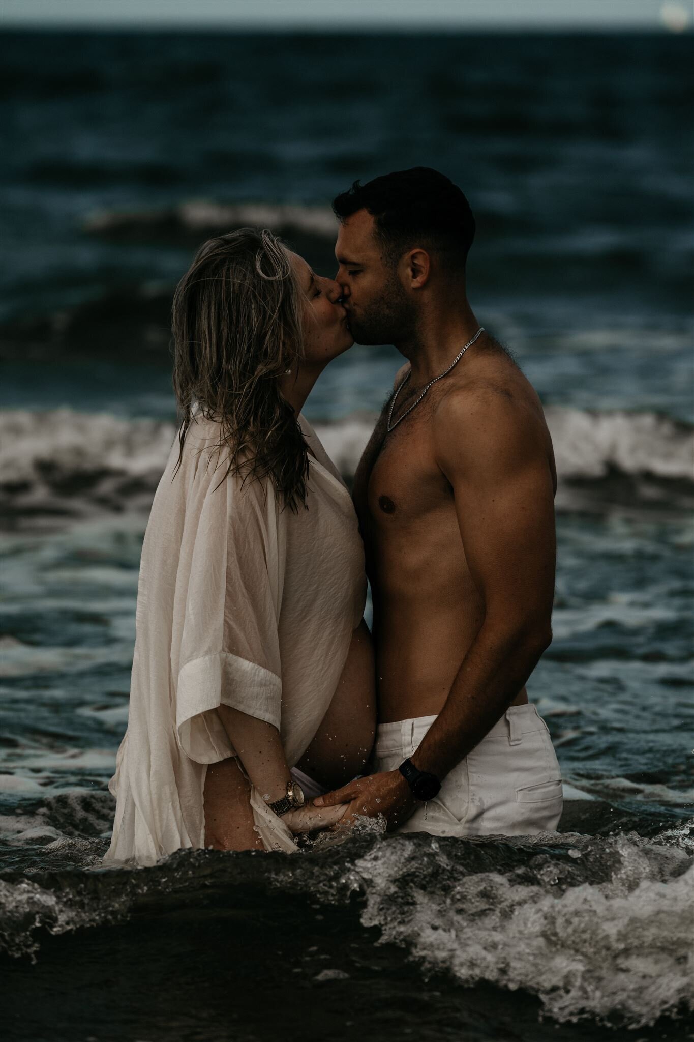 Babyfotografie met natuurlijke tinten en warme uitstraling
