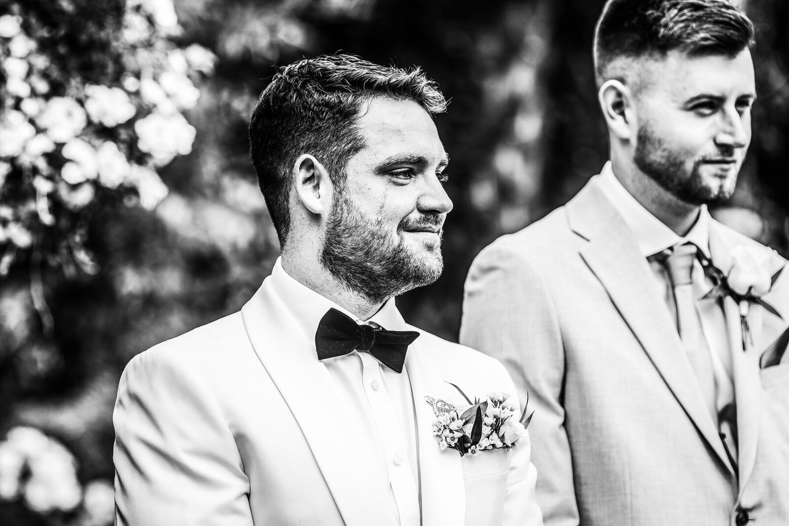 groom crying cooling castle wedding photographer-111