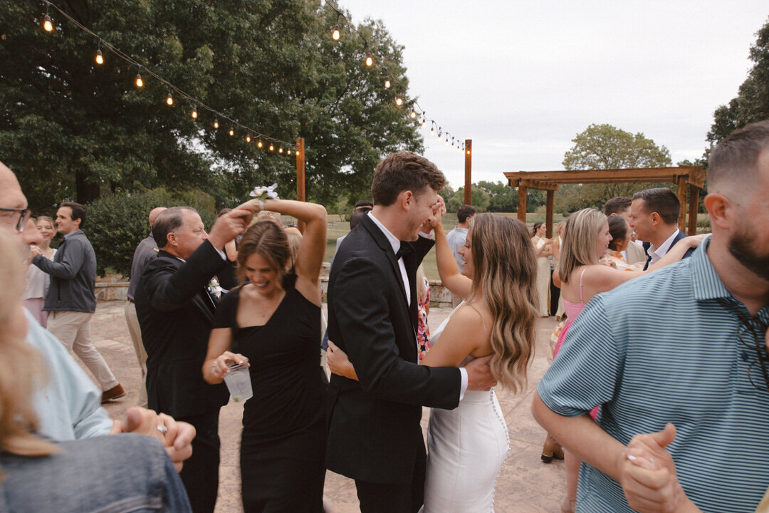reuben-wedding-teasers-prairie-hill-vineyard-kayxbee-76