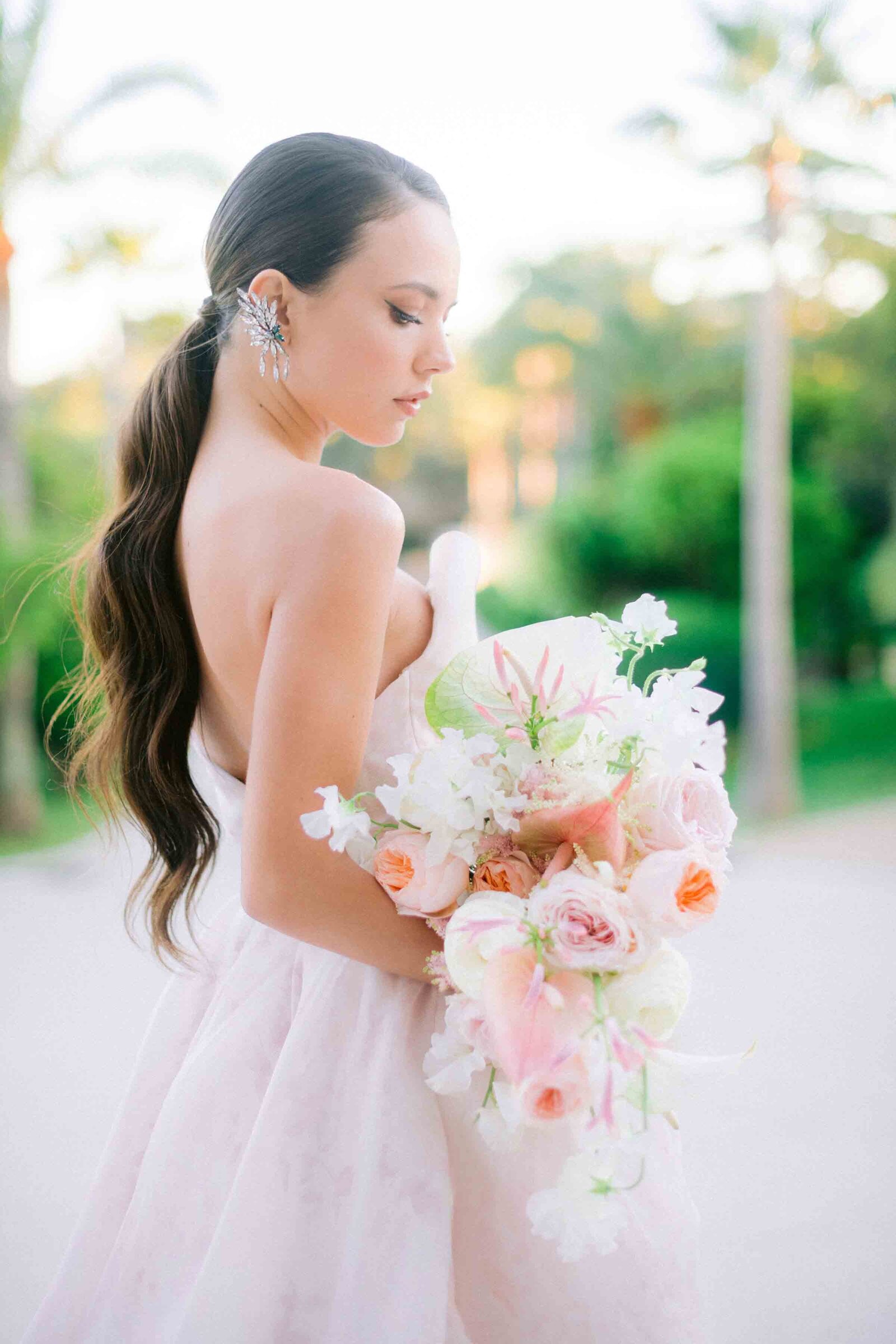 photographe-mariage-saint-tropez-wedding-dress-monique-lhuillier-portrait