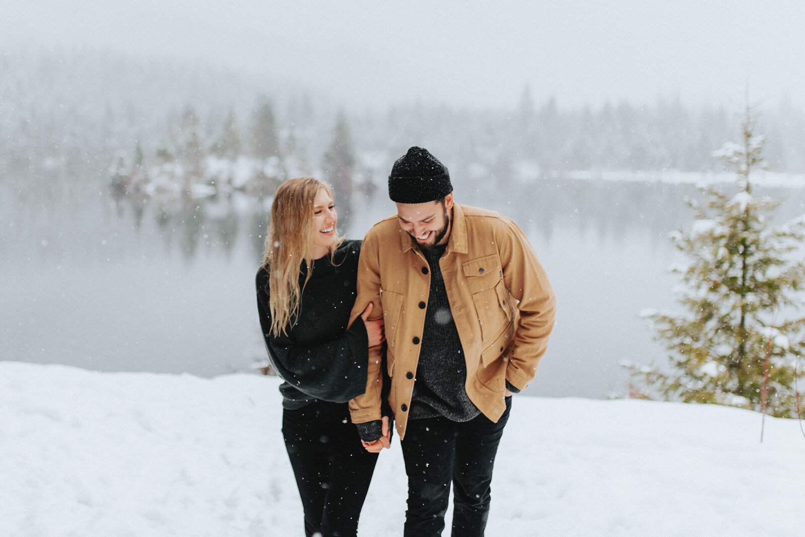 athena-camron-seasons-ai-lightroom-presets-best-couple-engagement-snow-winter-photography-2