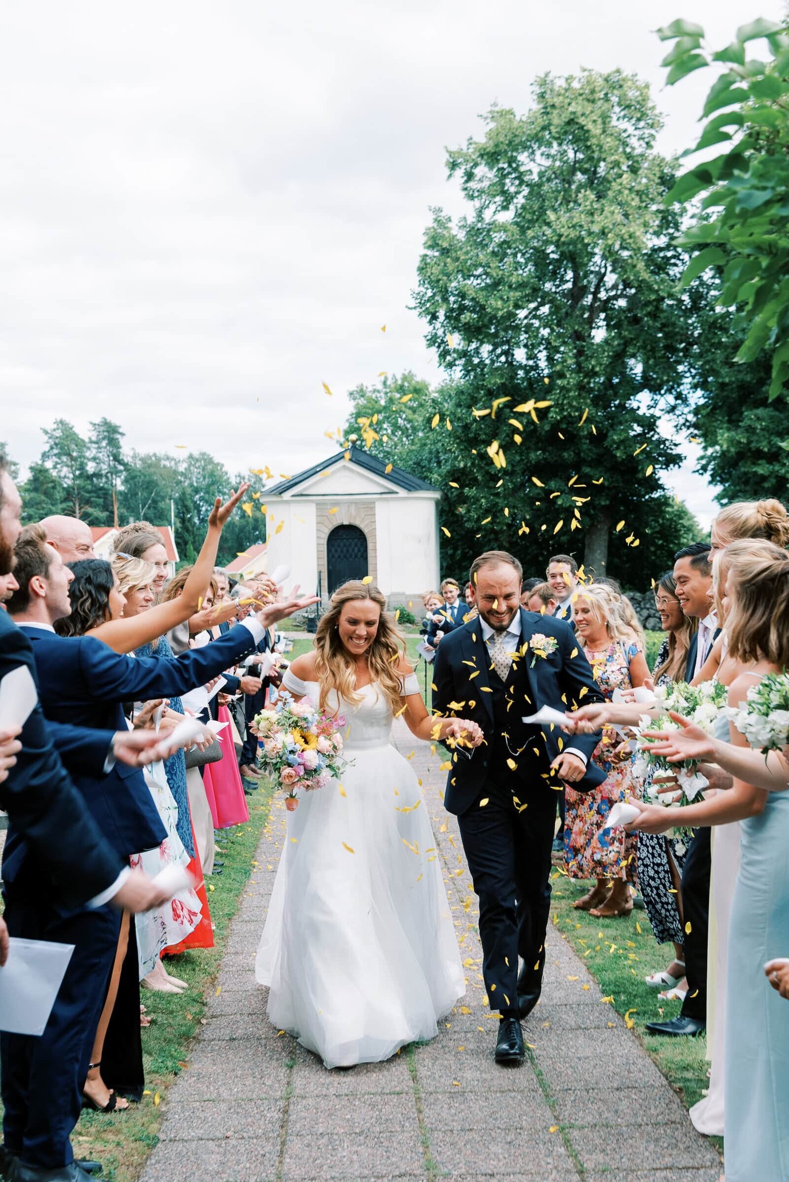 Destination Wedding Photographer Anna Lundgren in Stockholm Swedish American wedding at Ranas Slott in Roslagen Stockholm Sweden_037