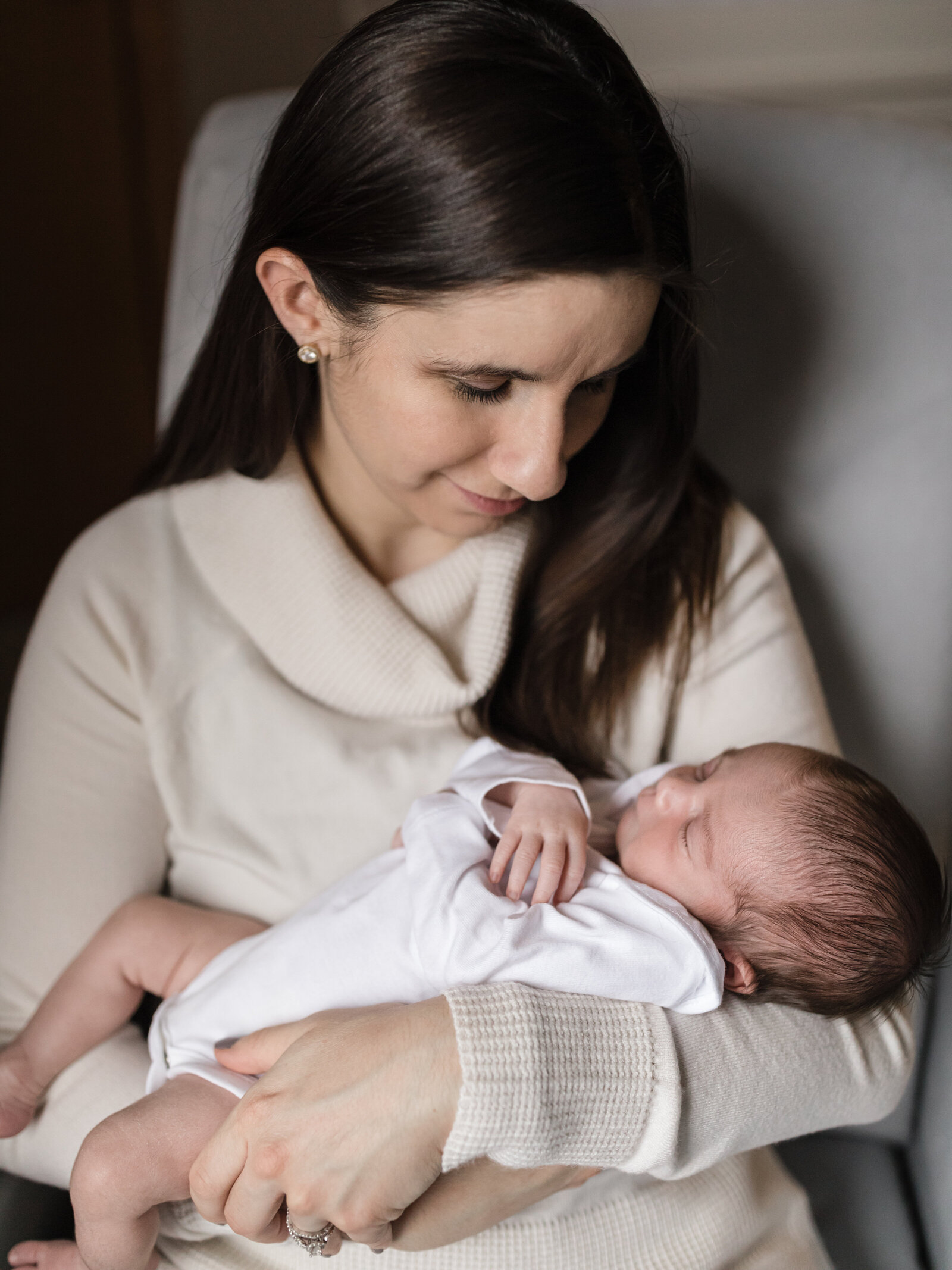 In-home-Lifestyle-Newborn-Photographer-3