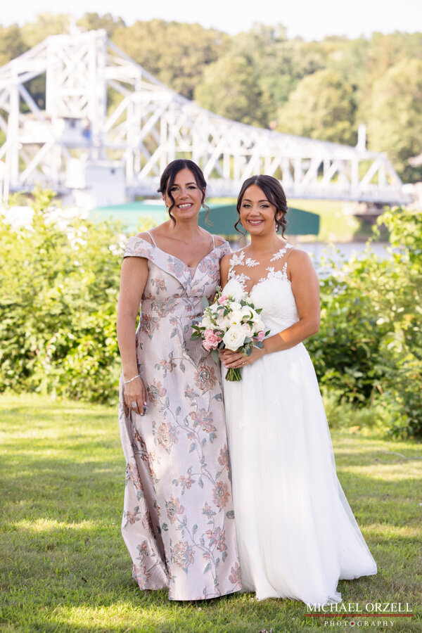 the-riverhouse-at-goodspeed-station-wedding-flowers-amber-floral-design-5