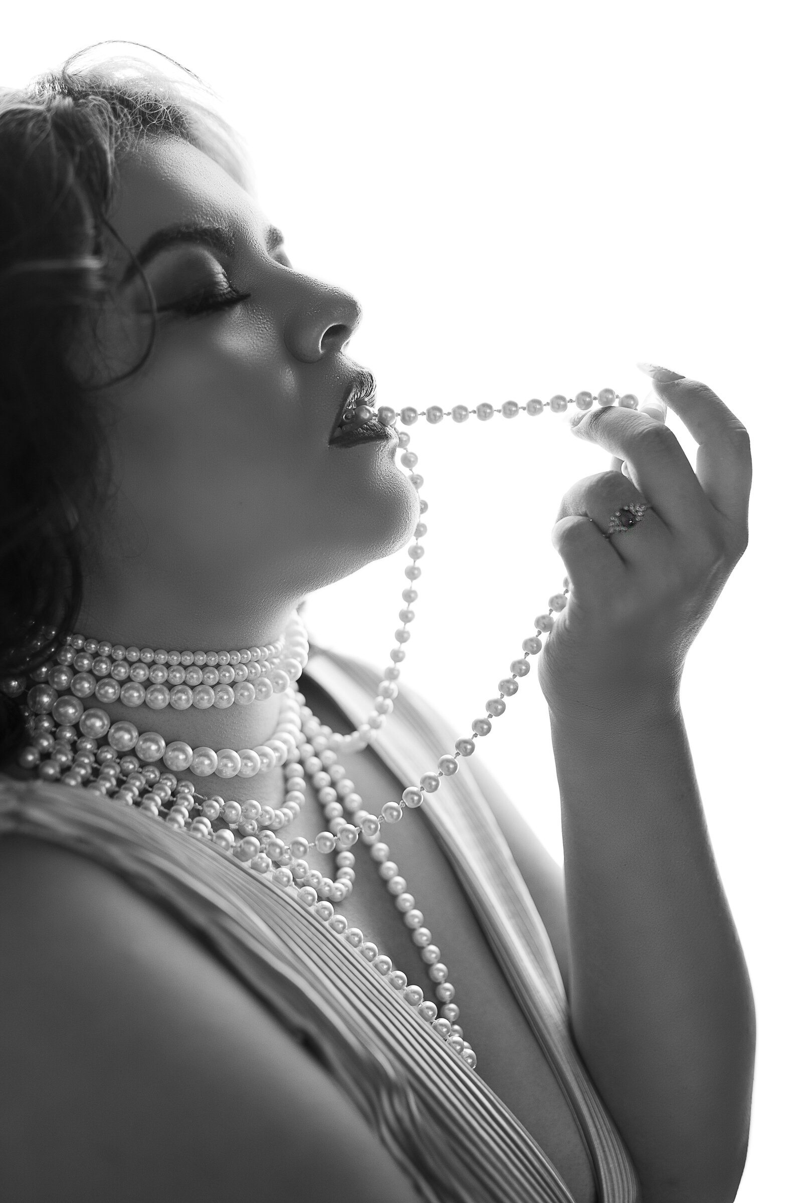 black-and-white-boudoir-photography-near-me