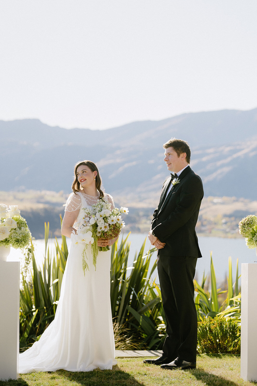 Melissa Clark Photography - Queenstown Wedding Photographer - Lake Hayes Holiday Home Wedding - Katherine & Adam 4.5.24-136